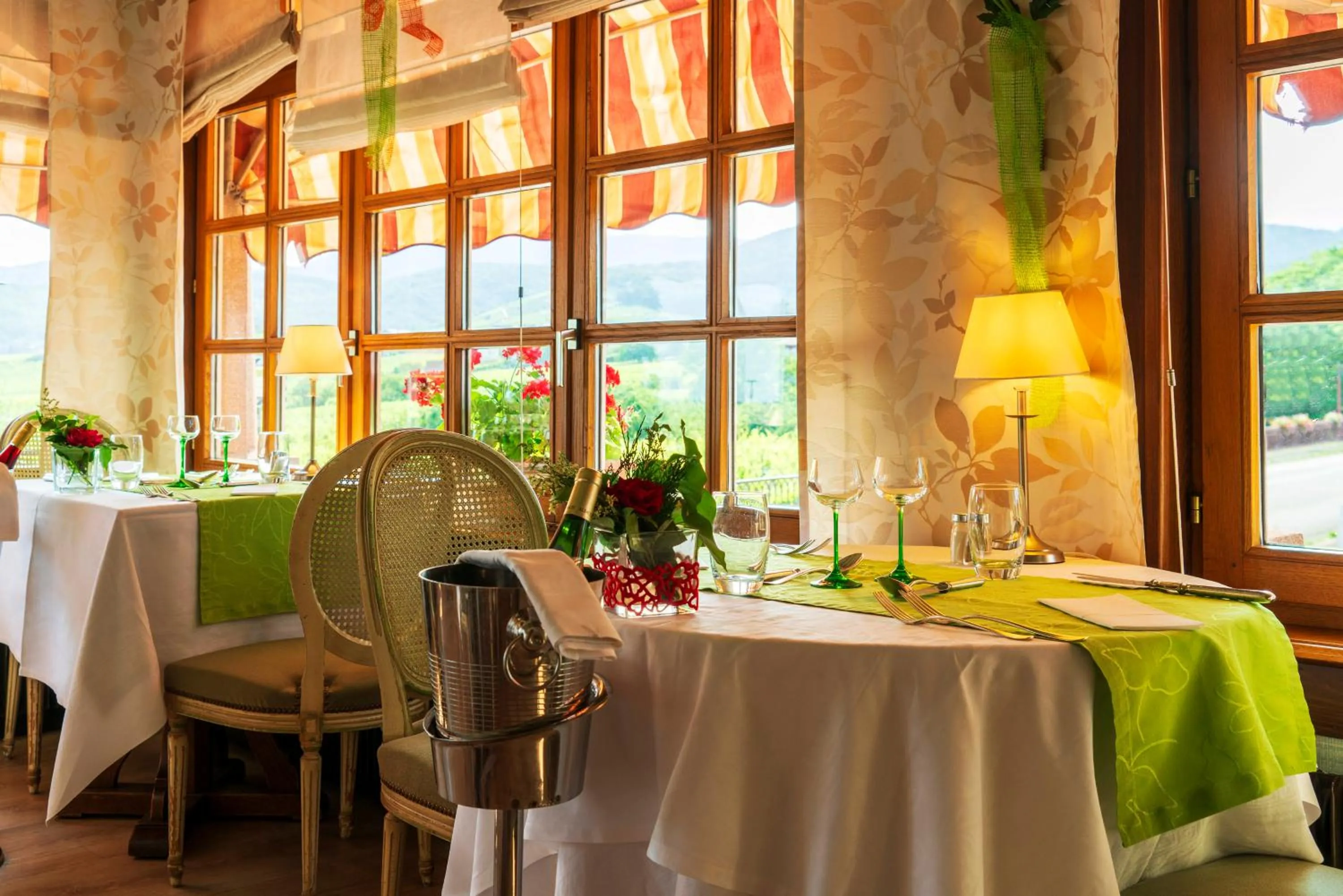 Restaurant/places to eat in Hotel Munsch Restaurant & Wellness, Colmar Nord - Haut-Koenigsbourg