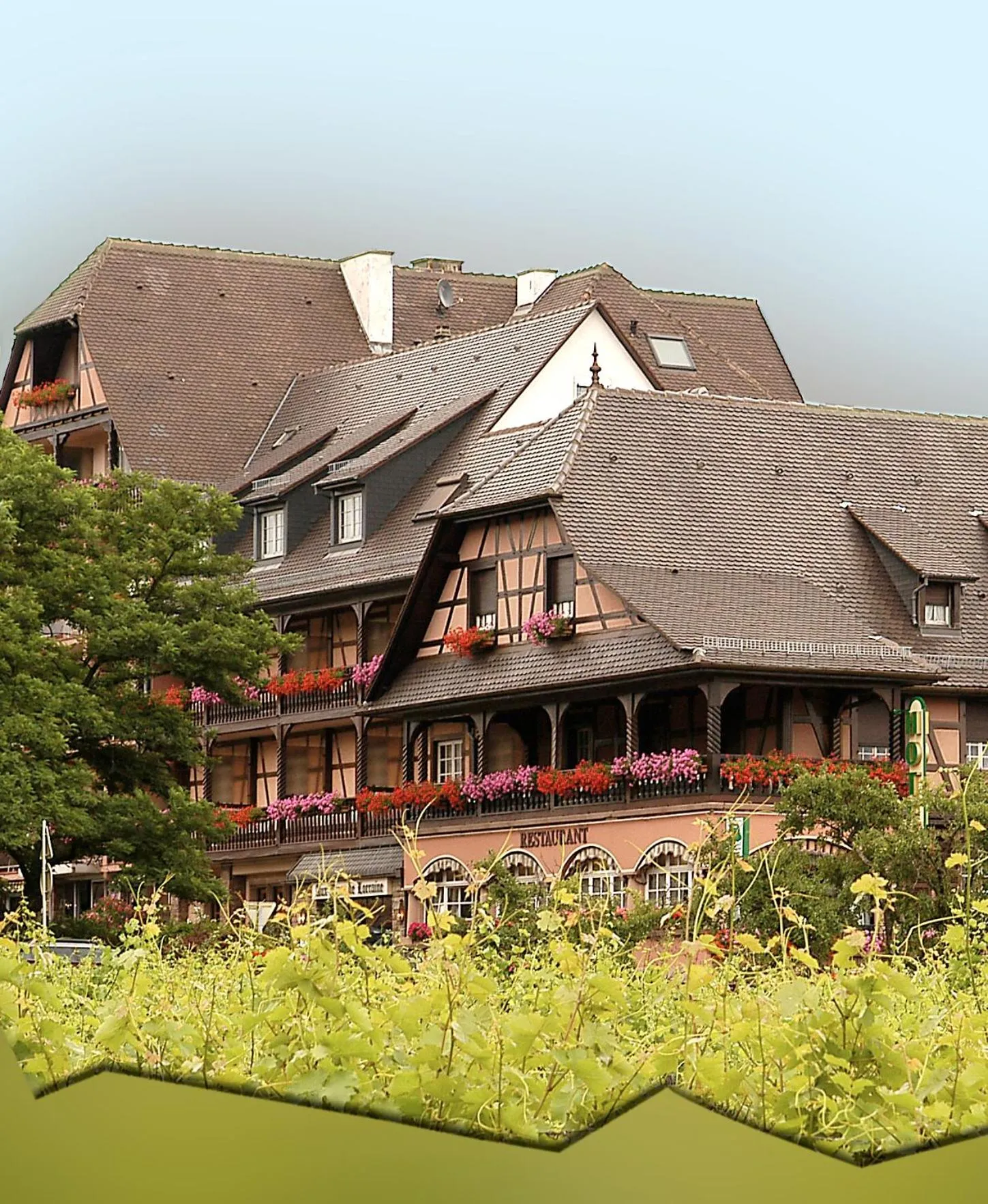 Property building in Hotel Munsch Restaurant & Wellness, Colmar Nord - Haut-Koenigsbourg