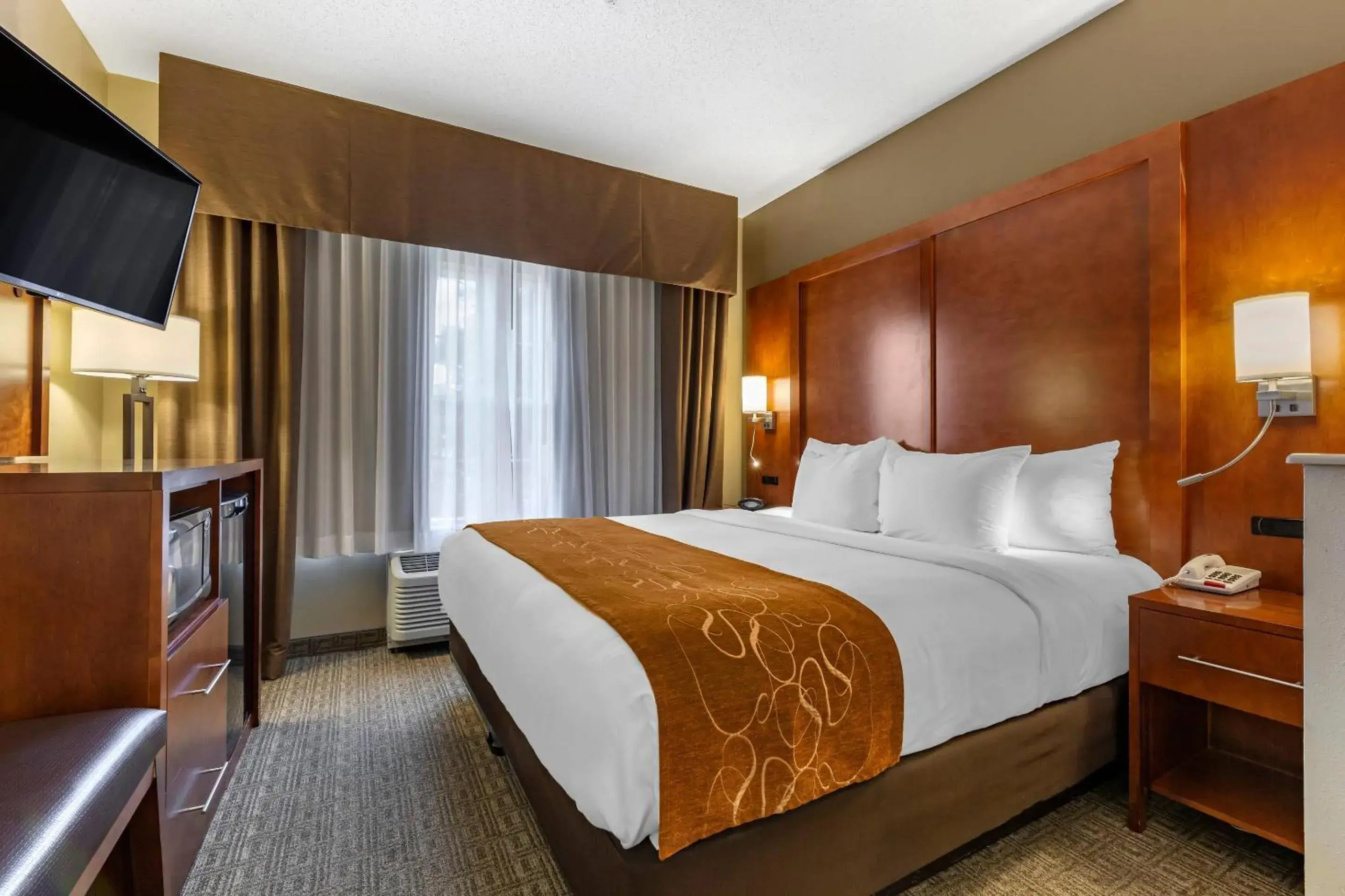 Superior King Suite - Non-Smoking in Comfort Suites Superior King Suite - Non-Smoking in Comfort Suites