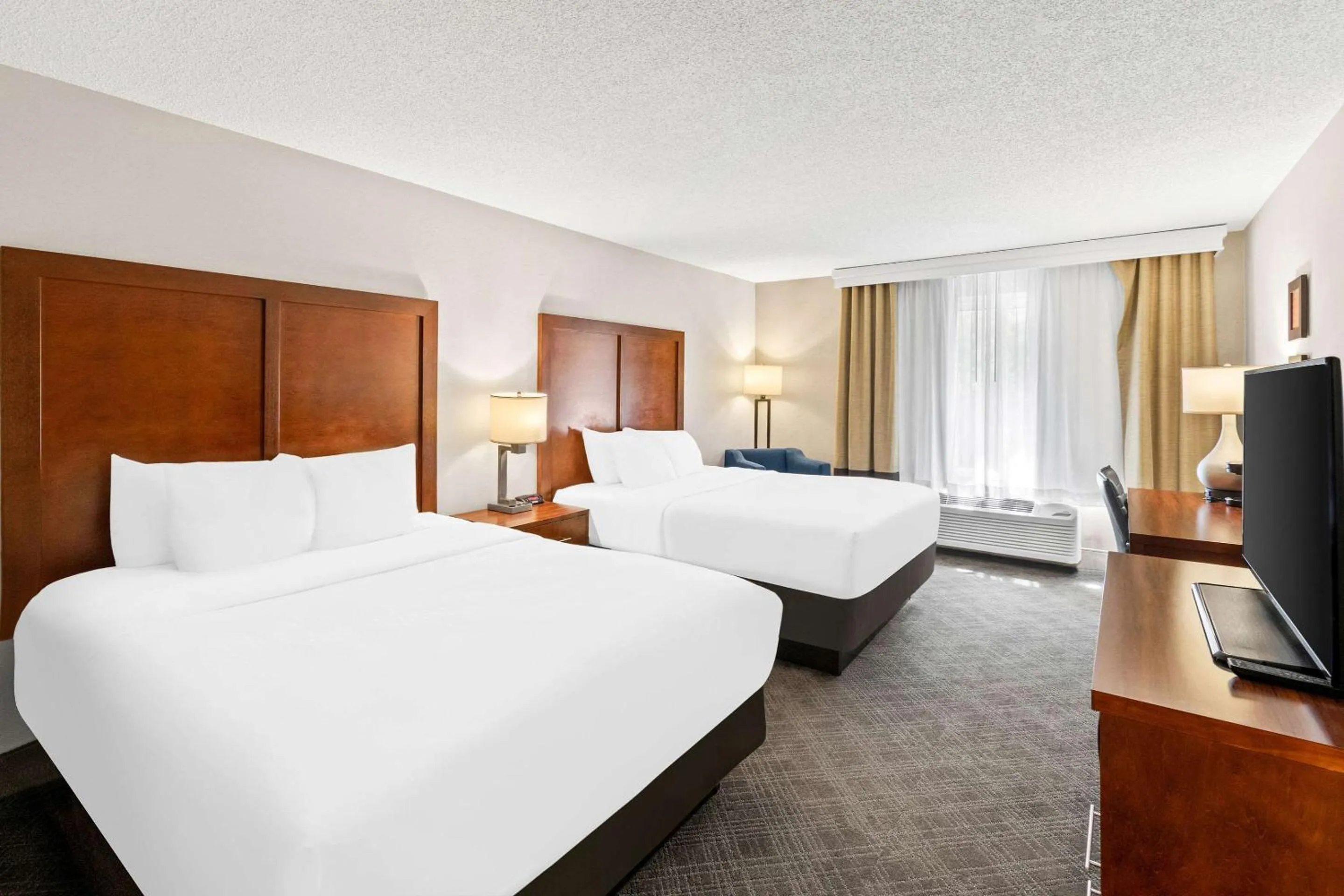 Bedroom, Bed in Comfort Inn Duluth West