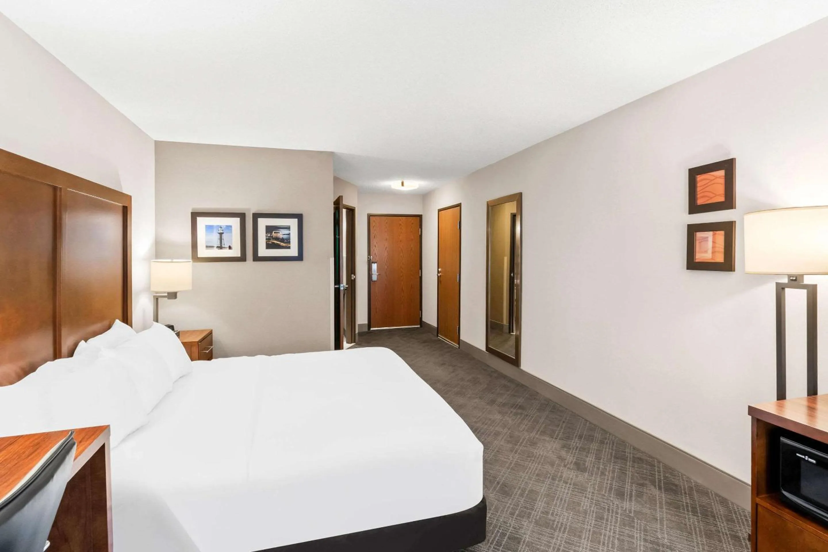 Bedroom, Bed in Comfort Inn Duluth West