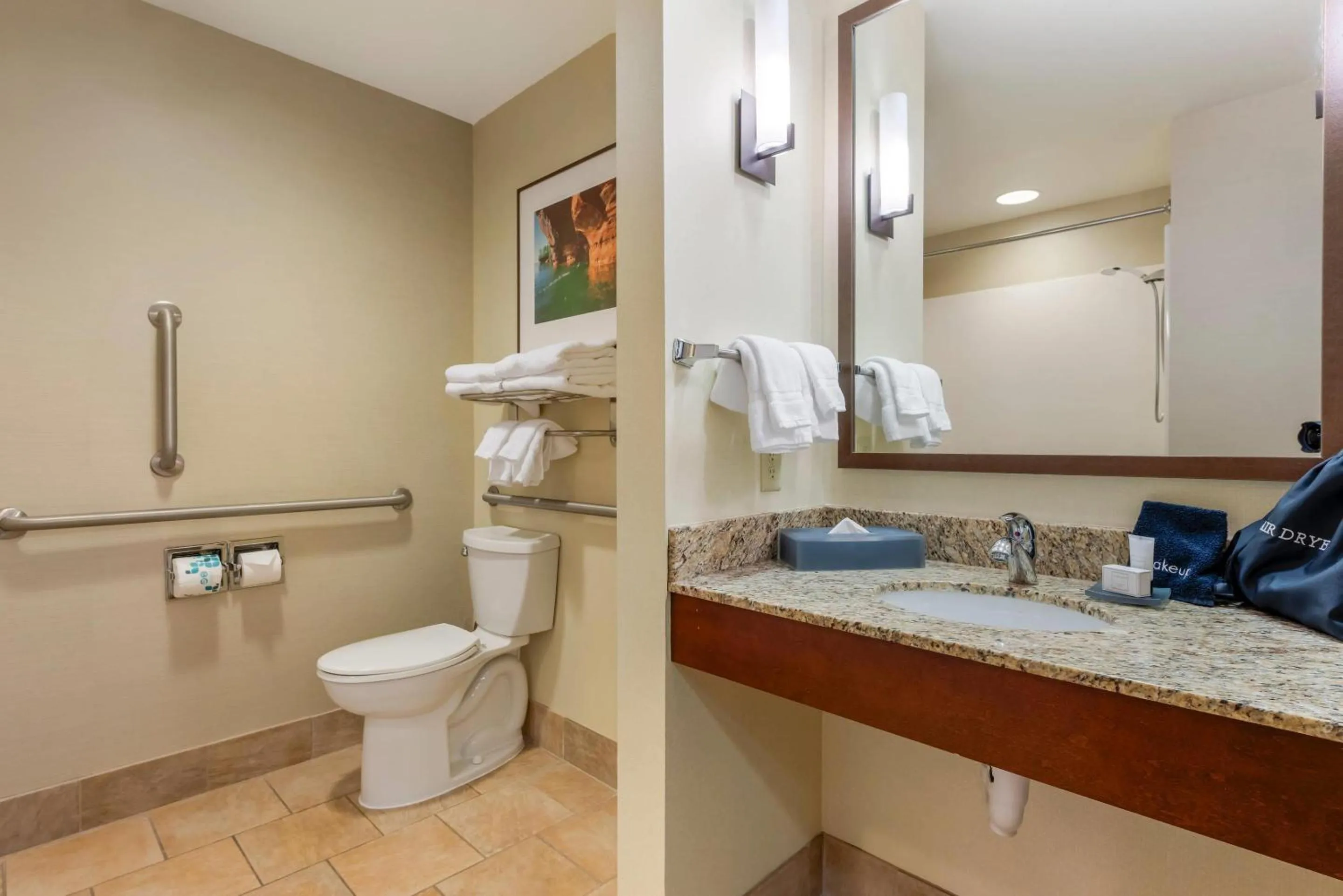 Bedroom in Lift Bridge Lodge, an Ascend Collection Hotel
