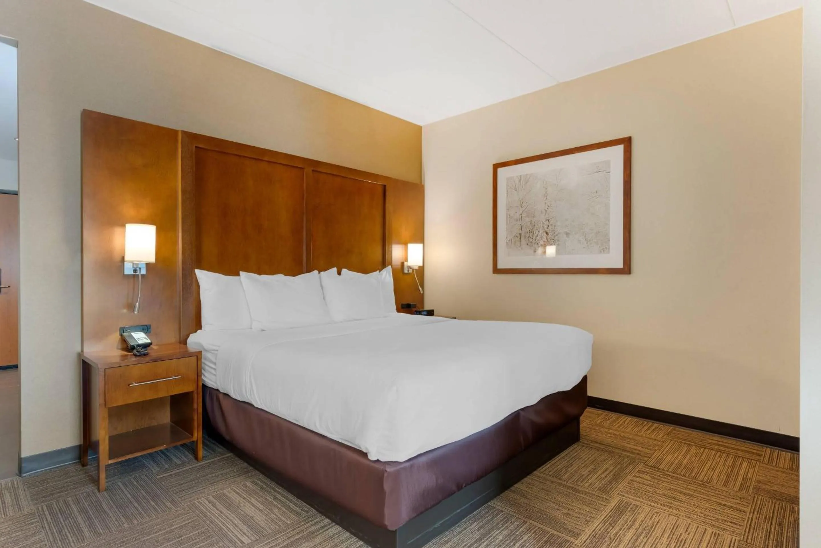 Bedroom, Bed in Lift Bridge Lodge, an Ascend Collection Hotel