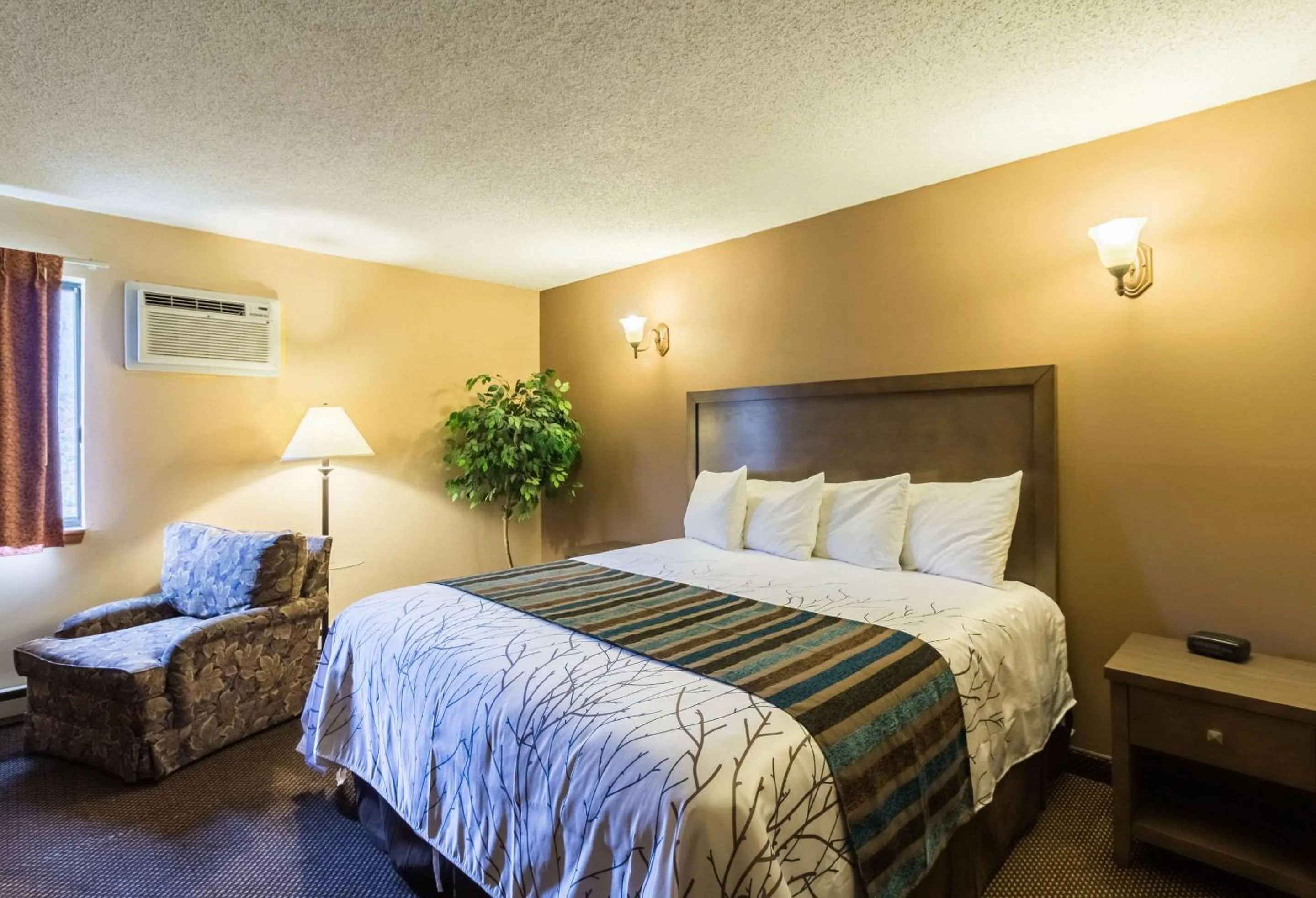 Bedroom, Bed in Rodeway Inn Red Wing