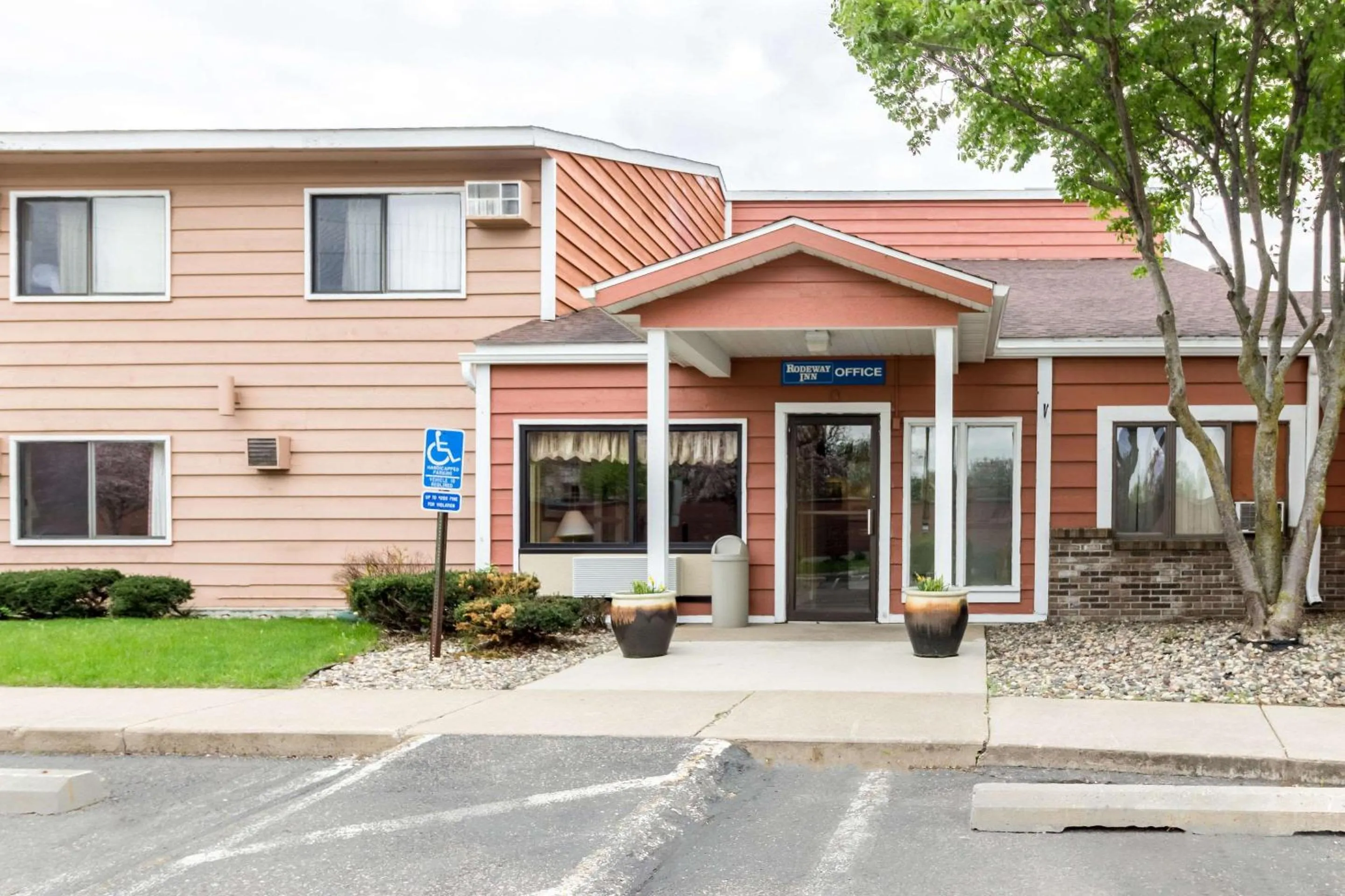 Property building in Rodeway Inn Red Wing