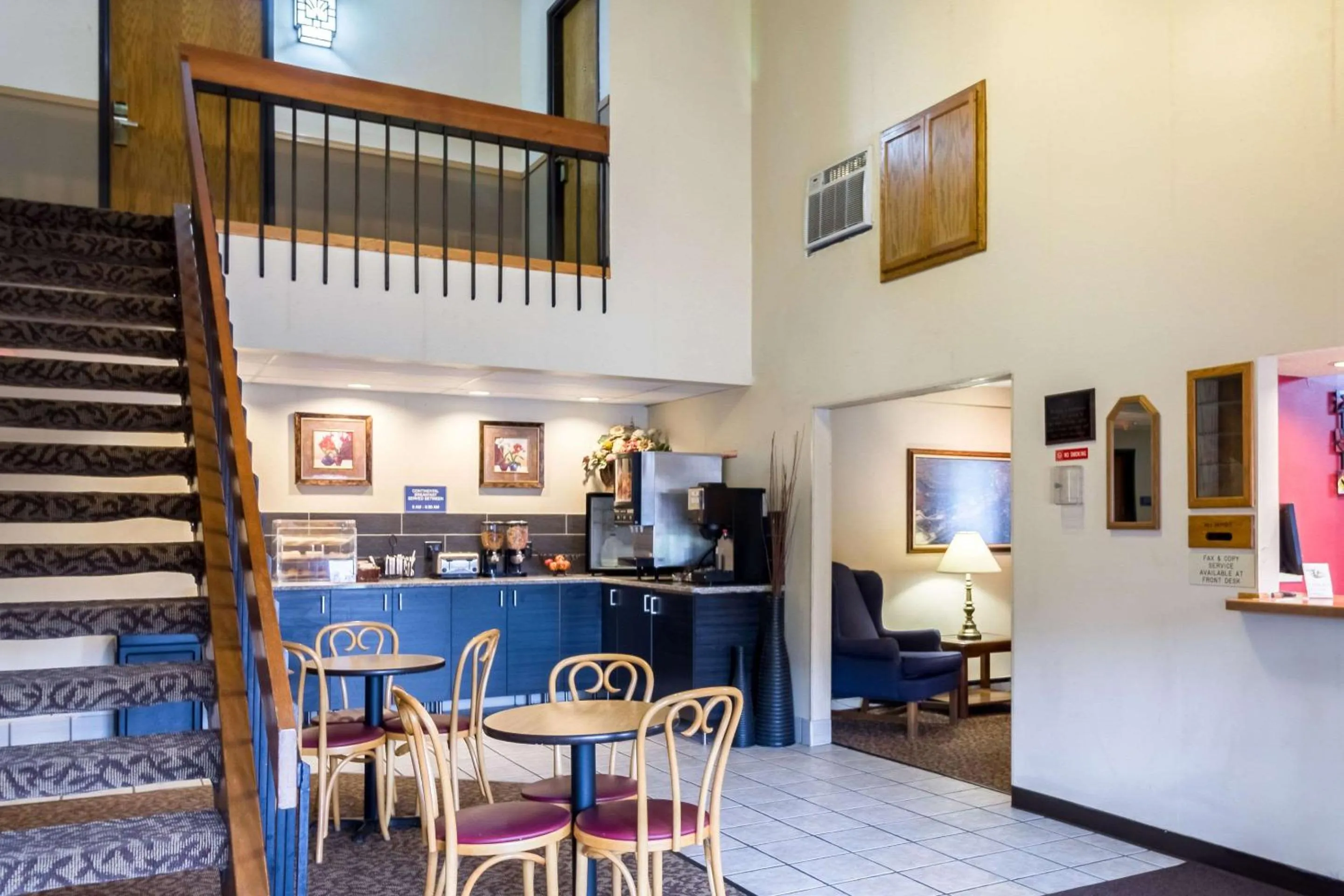 Lobby or reception in Rodeway Inn Red Wing