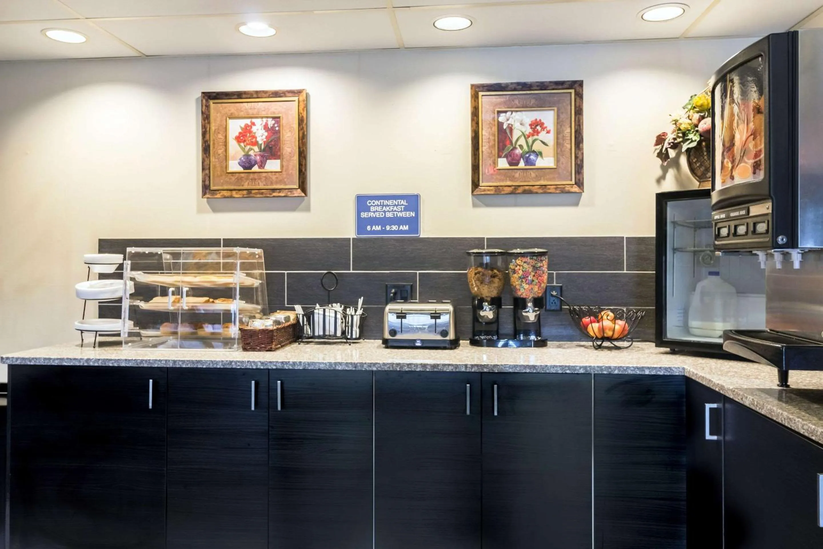 Breakfast in Rodeway Inn Red Wing