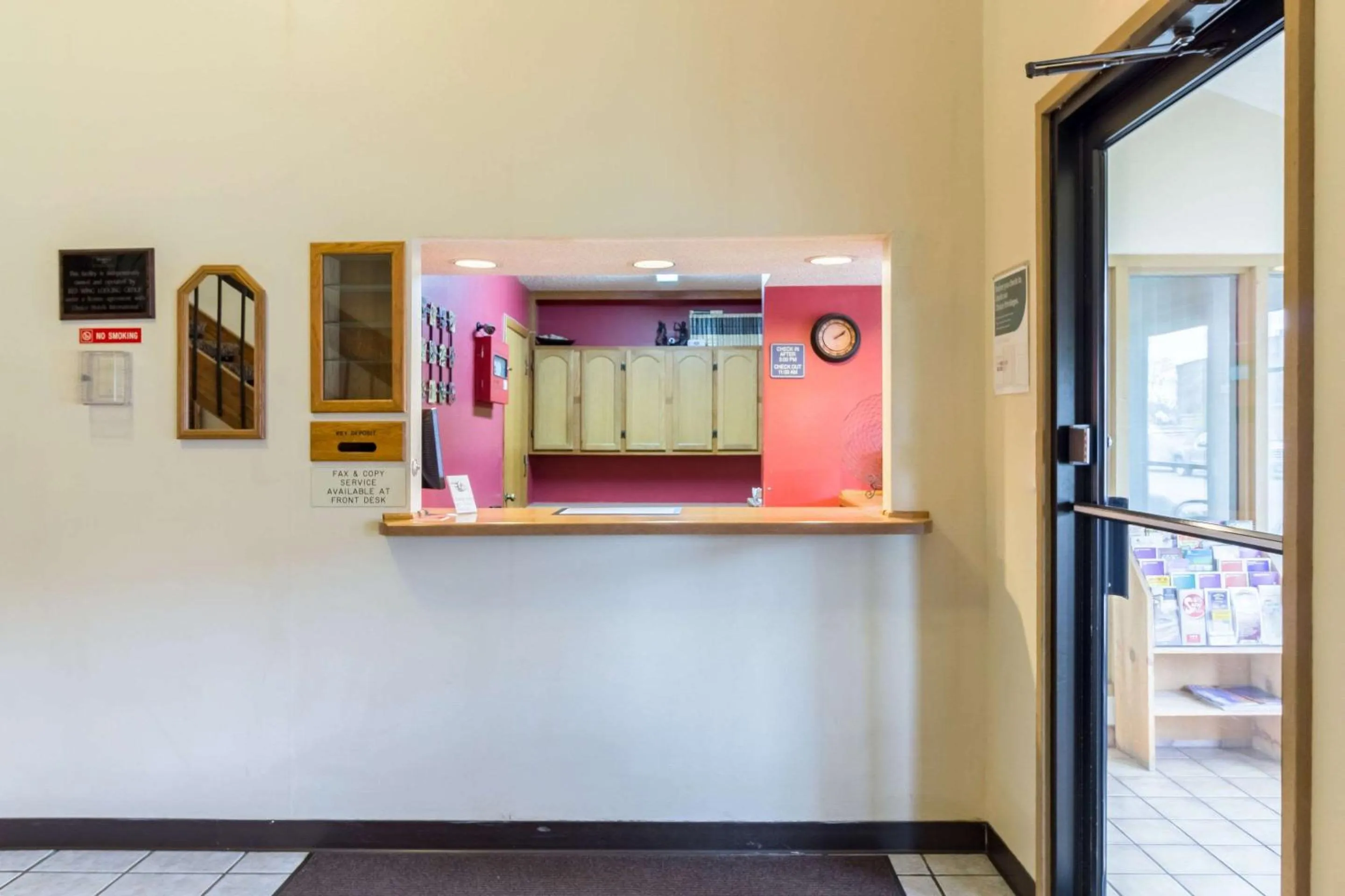 Lobby or reception in Rodeway Inn Red Wing