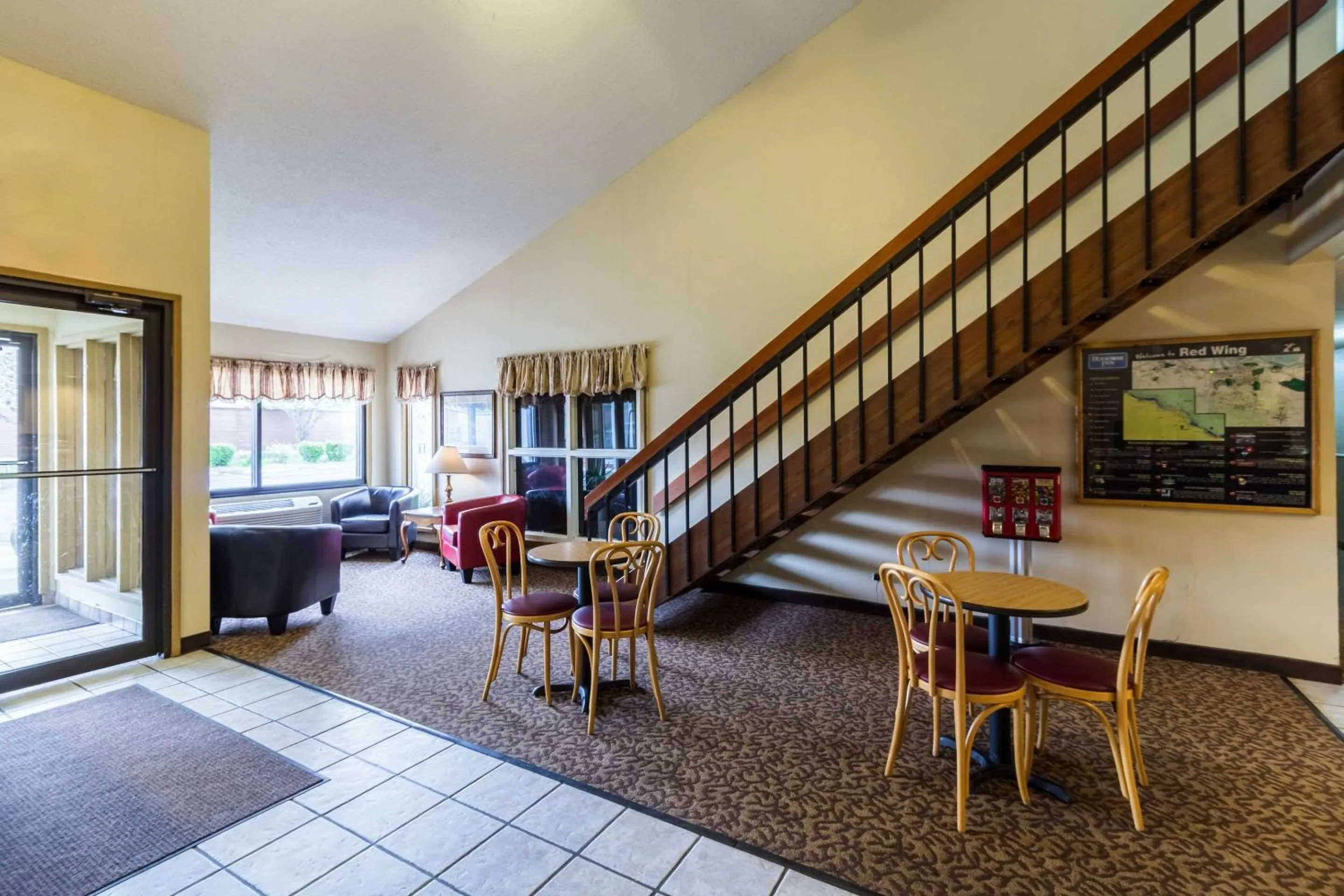 Lobby or reception in Rodeway Inn Red Wing