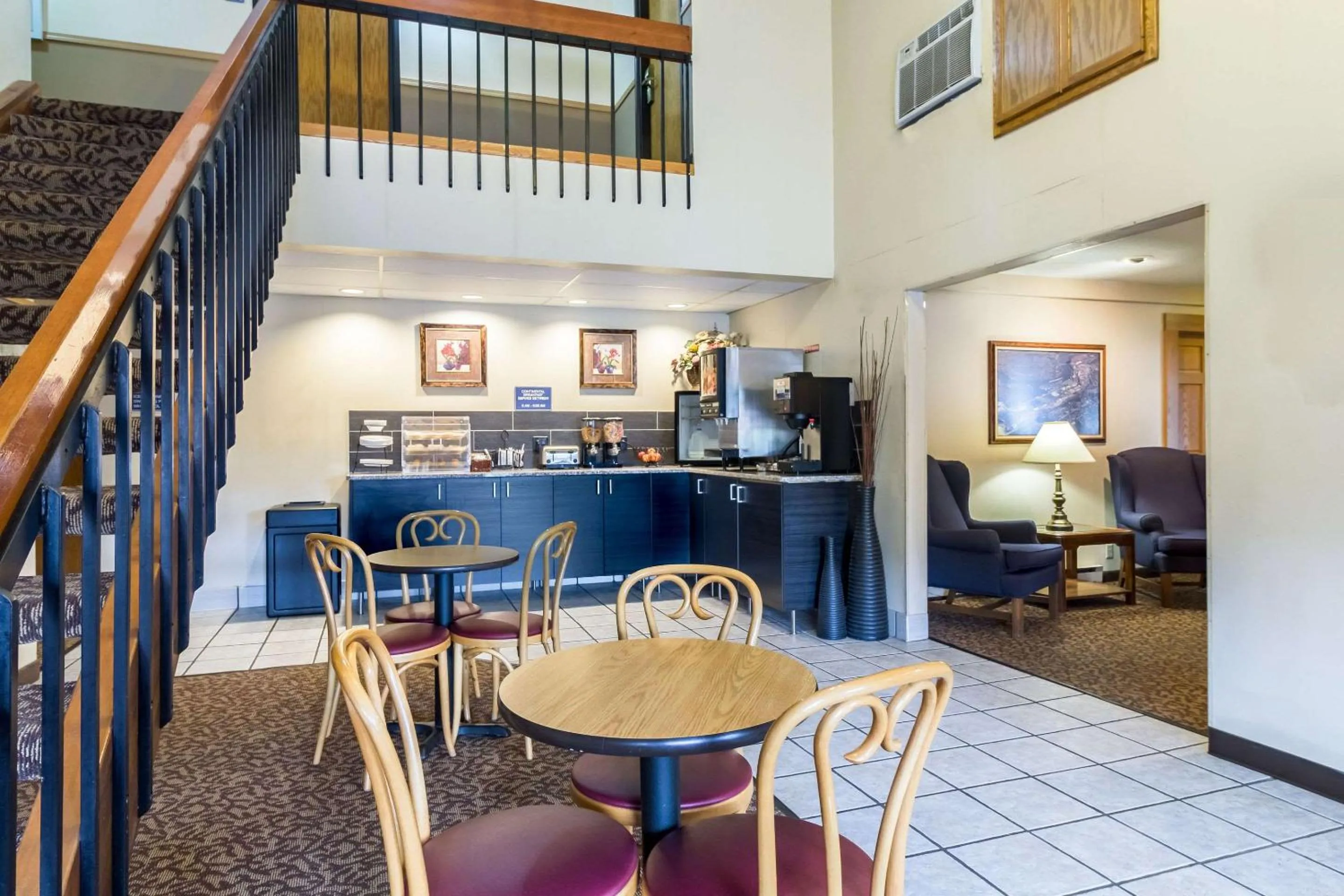 Breakfast in Rodeway Inn Red Wing