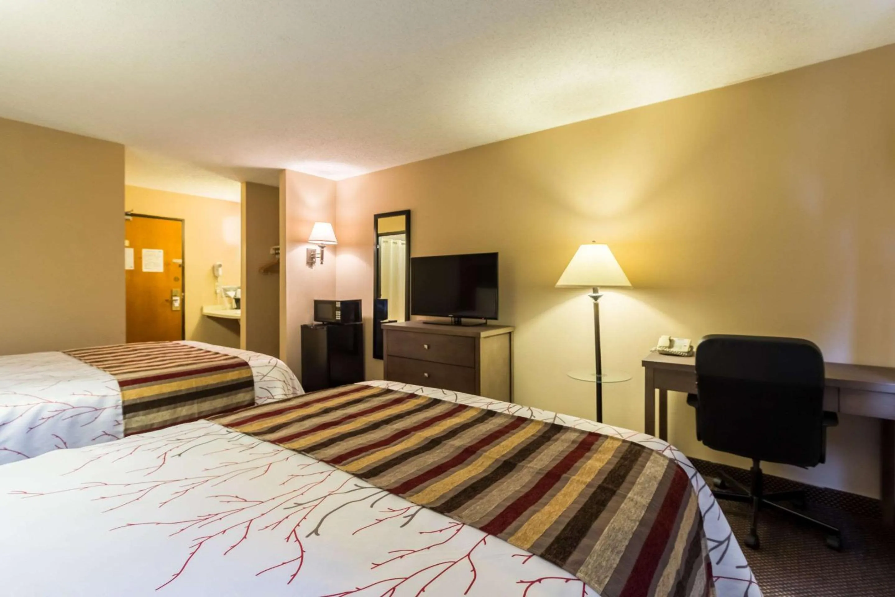 Bedroom, Bed in Rodeway Inn Red Wing