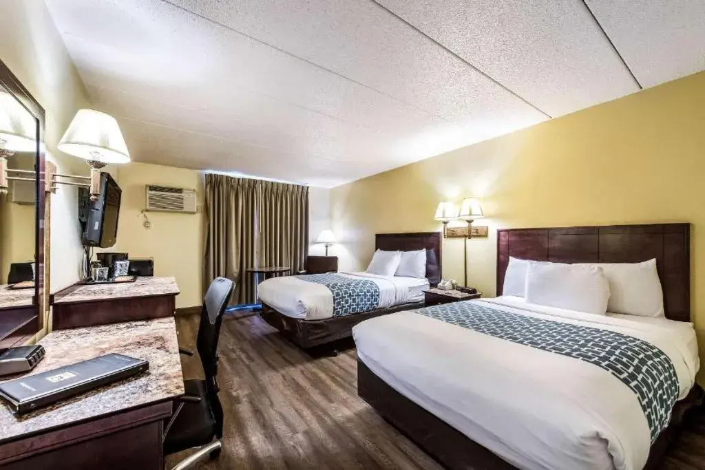 Double Room with Two Double Beds - Accessible/Non-Smoking in Econo Lodge Mayo Clinic Area Double Room with Two Double Beds - Accessible/Non-Smoking in Econo Lodge Mayo Clinic Area