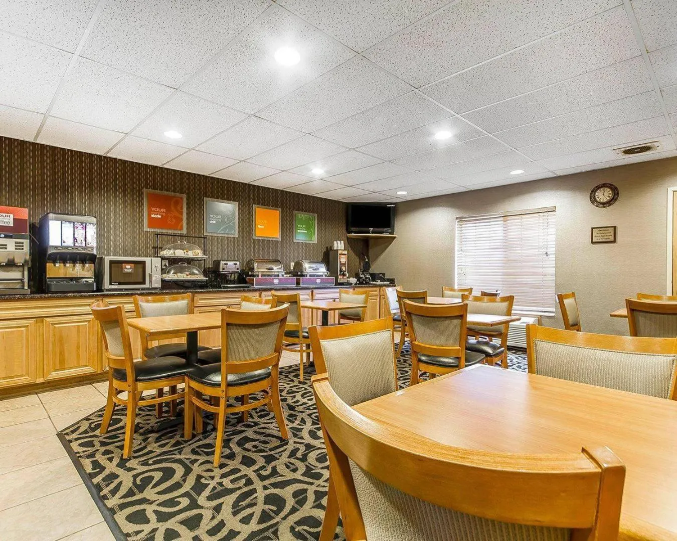 Breakfast in Comfort Inn Owatonna near Medical Center