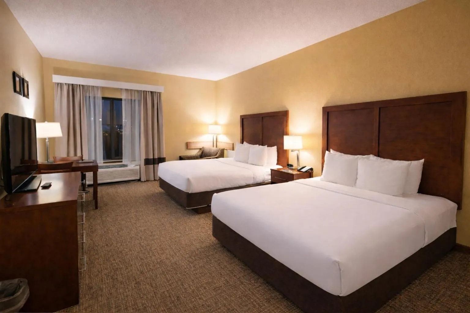 Bed in Comfort Inn Owatonna near Medical Center