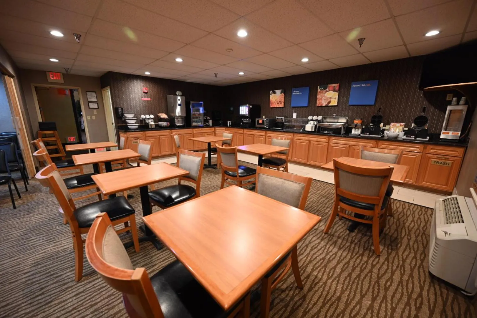 Breakfast in Comfort Inn Owatonna near Medical Center