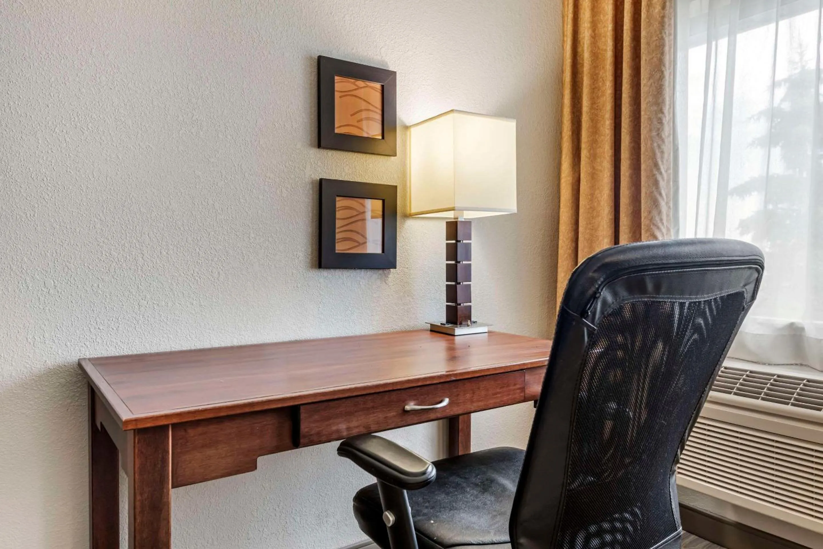 Bedroom in Comfort Inn Albert Lea at Trails Travel Center