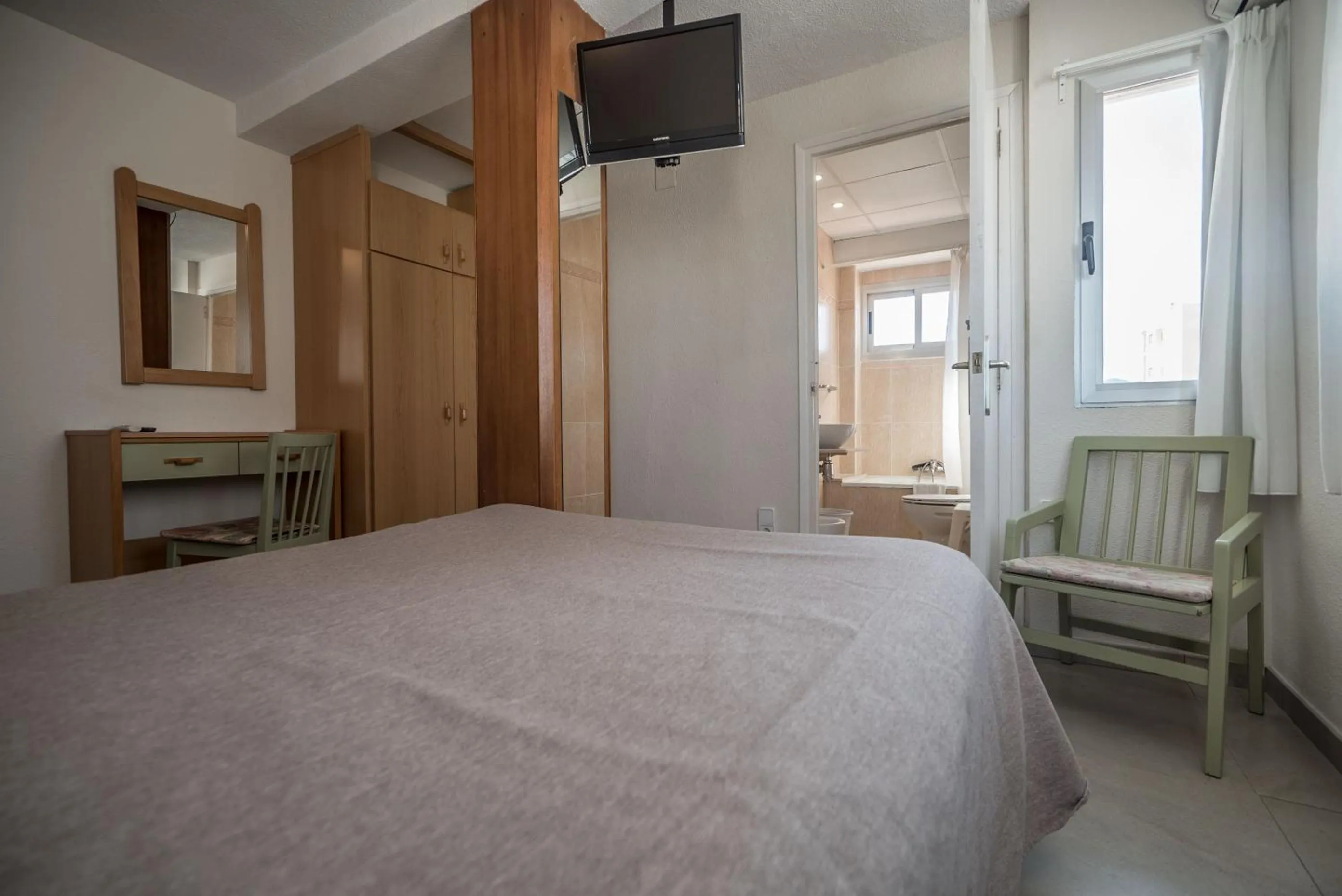 Photo of the whole room, Bed in Hotel San Luis