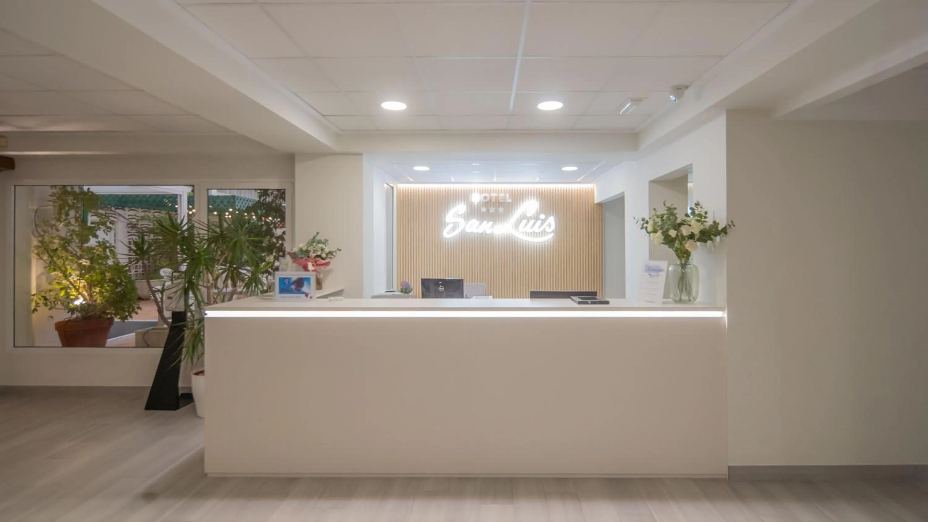 Property building in Hotel San Luis