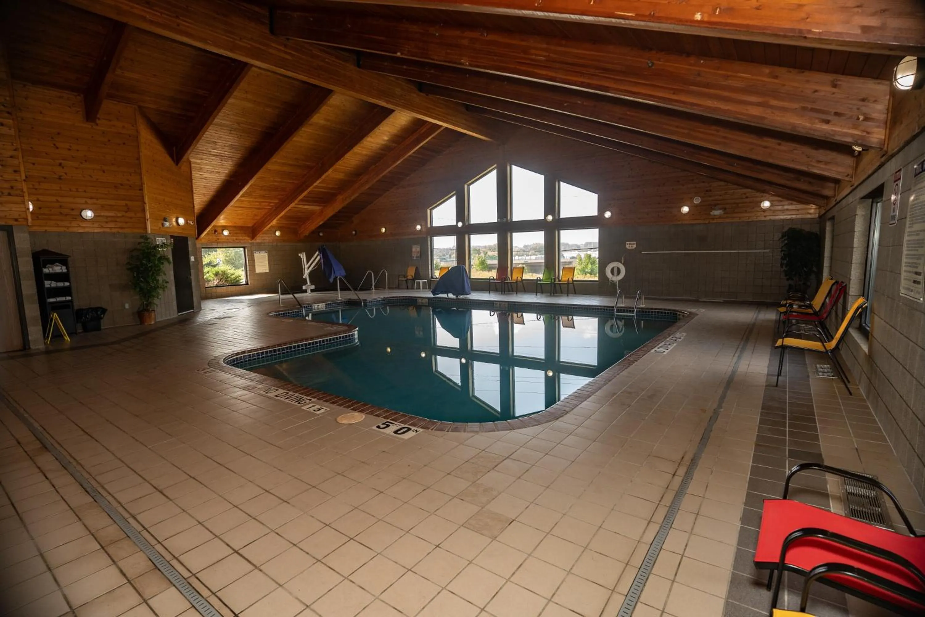 Swimming pool in Quality Inn near Medical Center