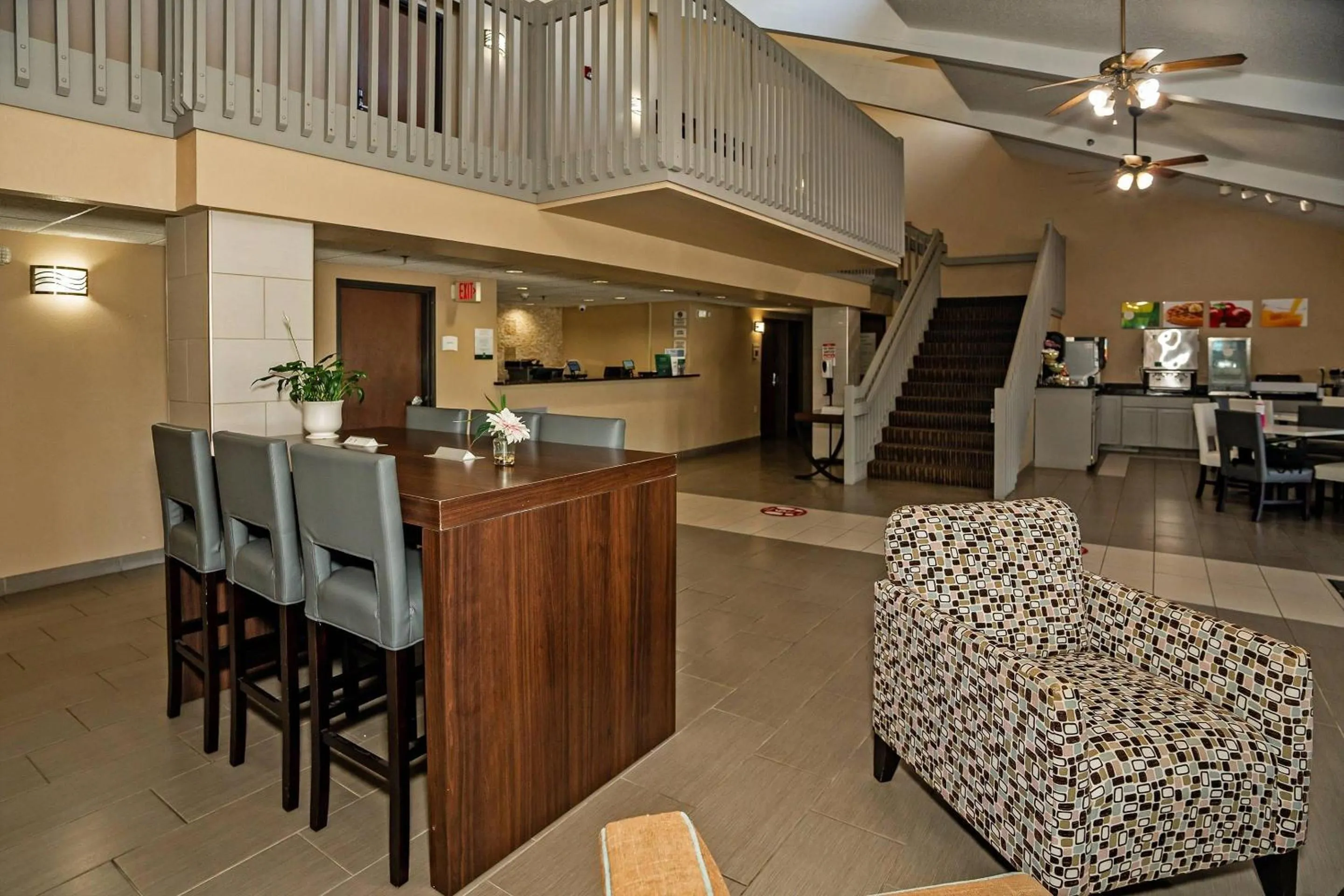 Lobby or reception in Quality Inn near Medical Center