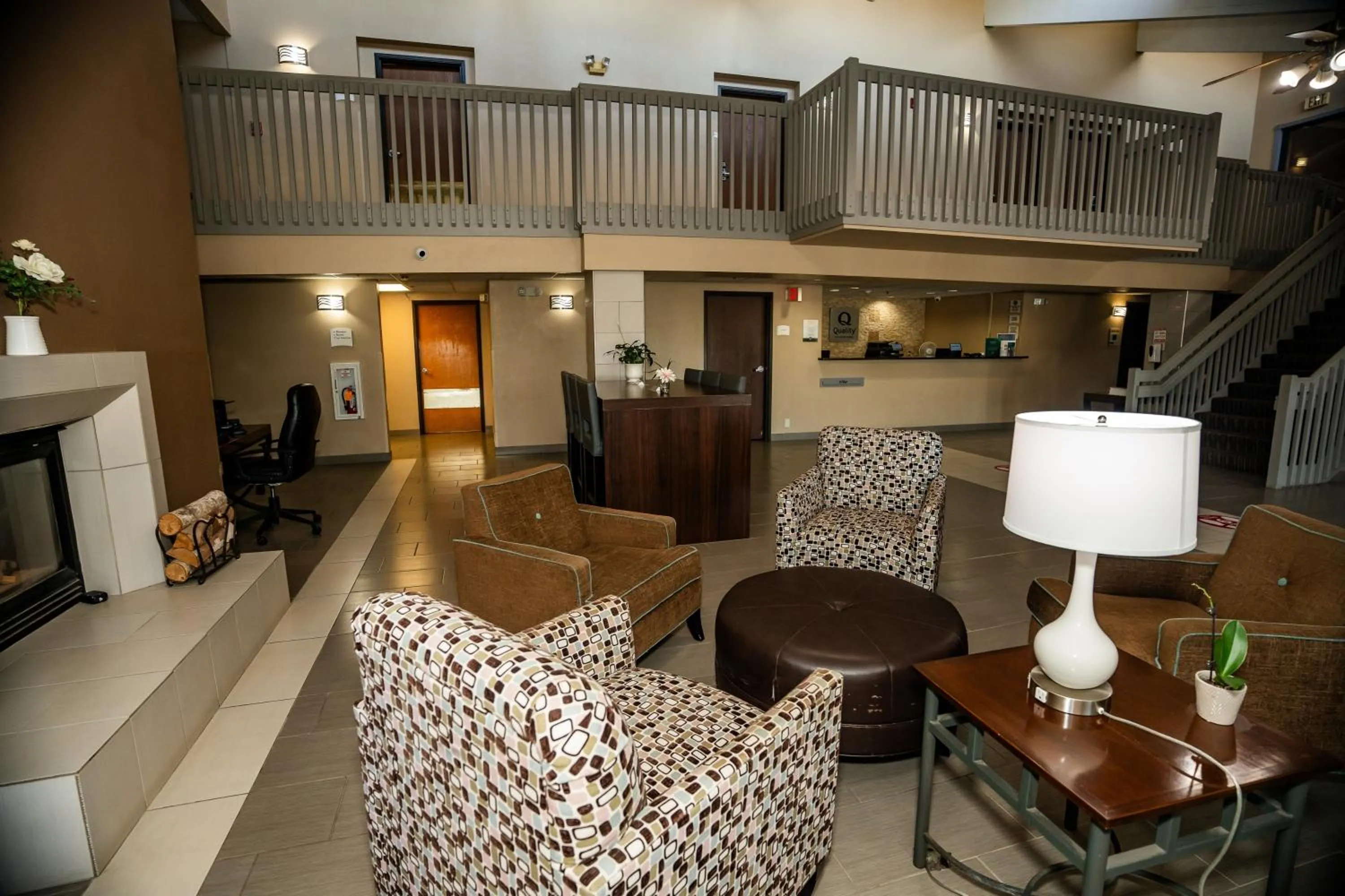 Seating area in Quality Inn near Medical Center