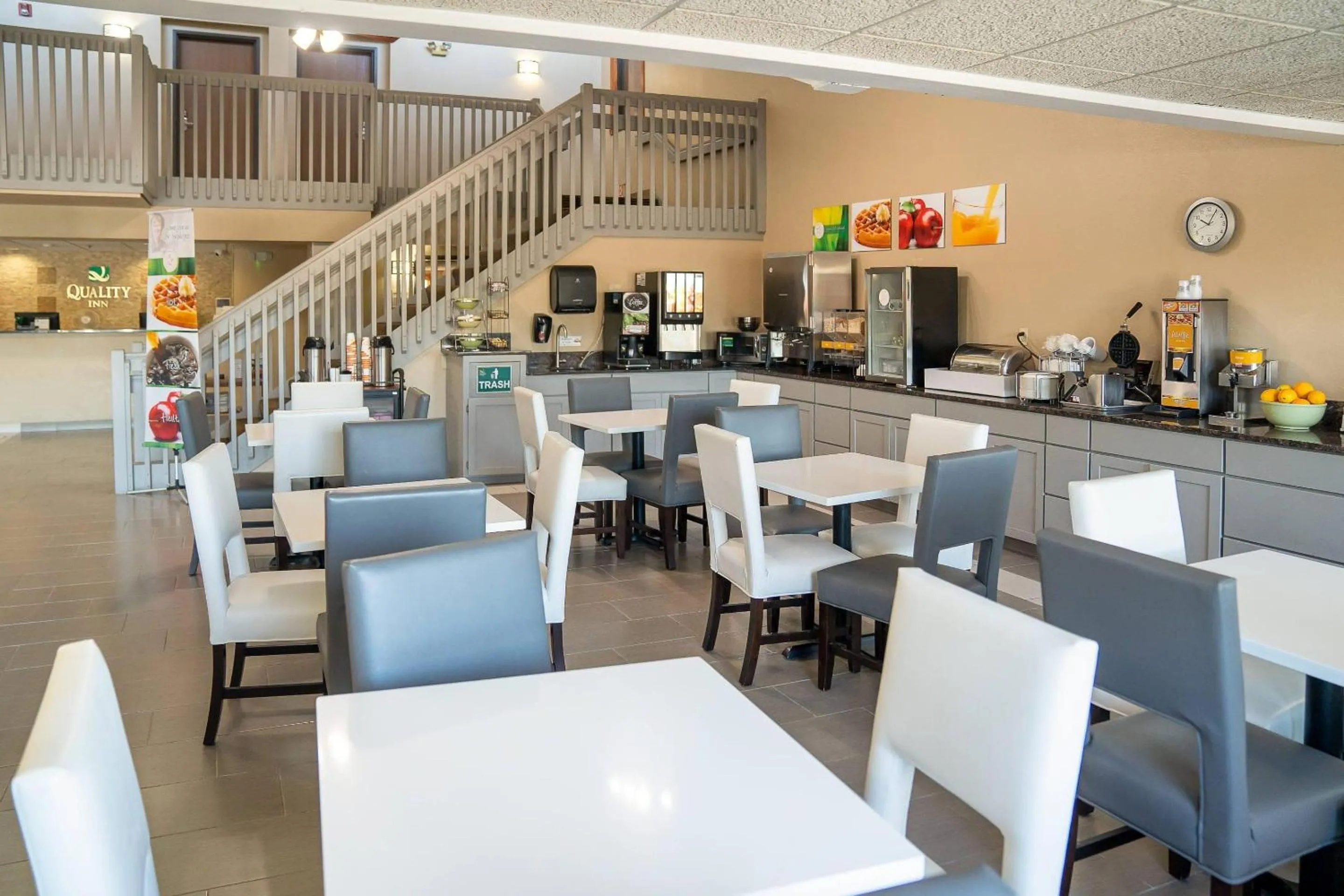 Breakfast in Quality Inn near Medical Center