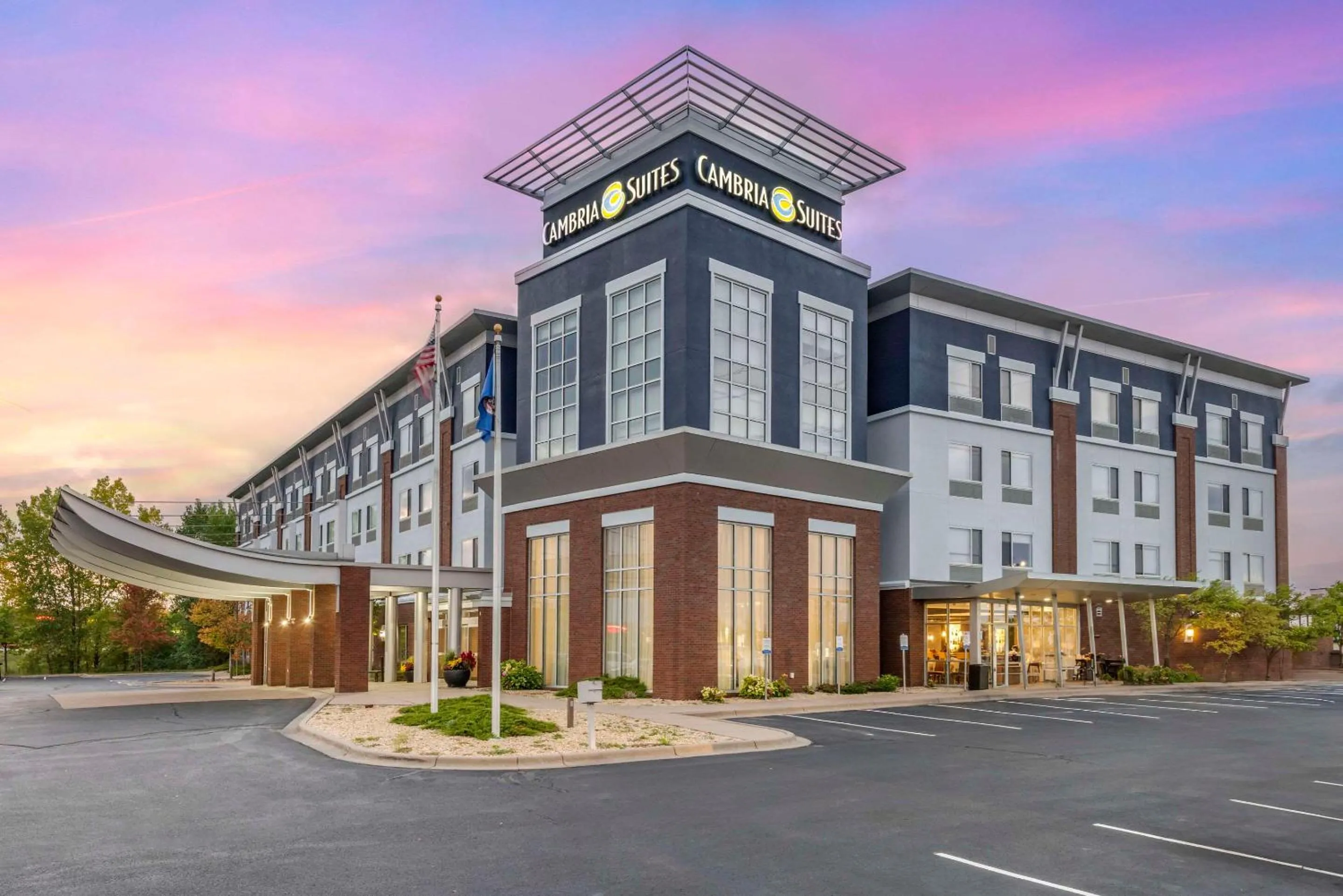 Property building in Cambria Hotel Minneapolis Maple Grove