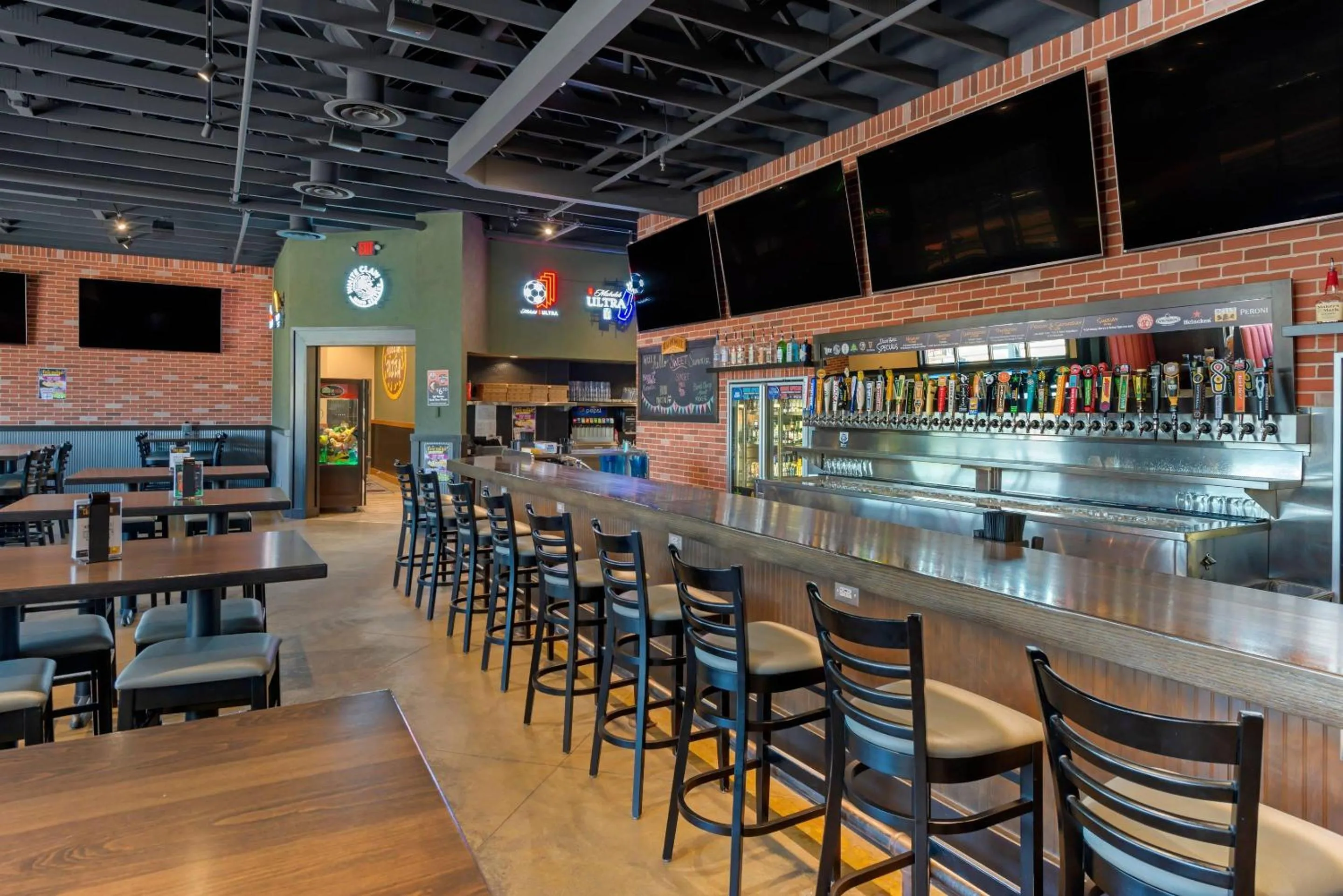 Restaurant/places to eat in Quality Inn St Cloud West