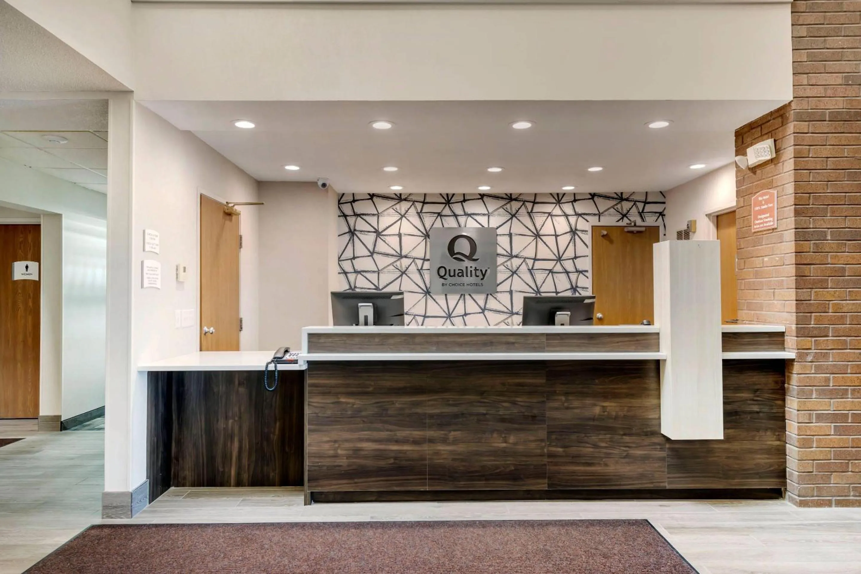 Lobby or reception in Quality Inn St Cloud West