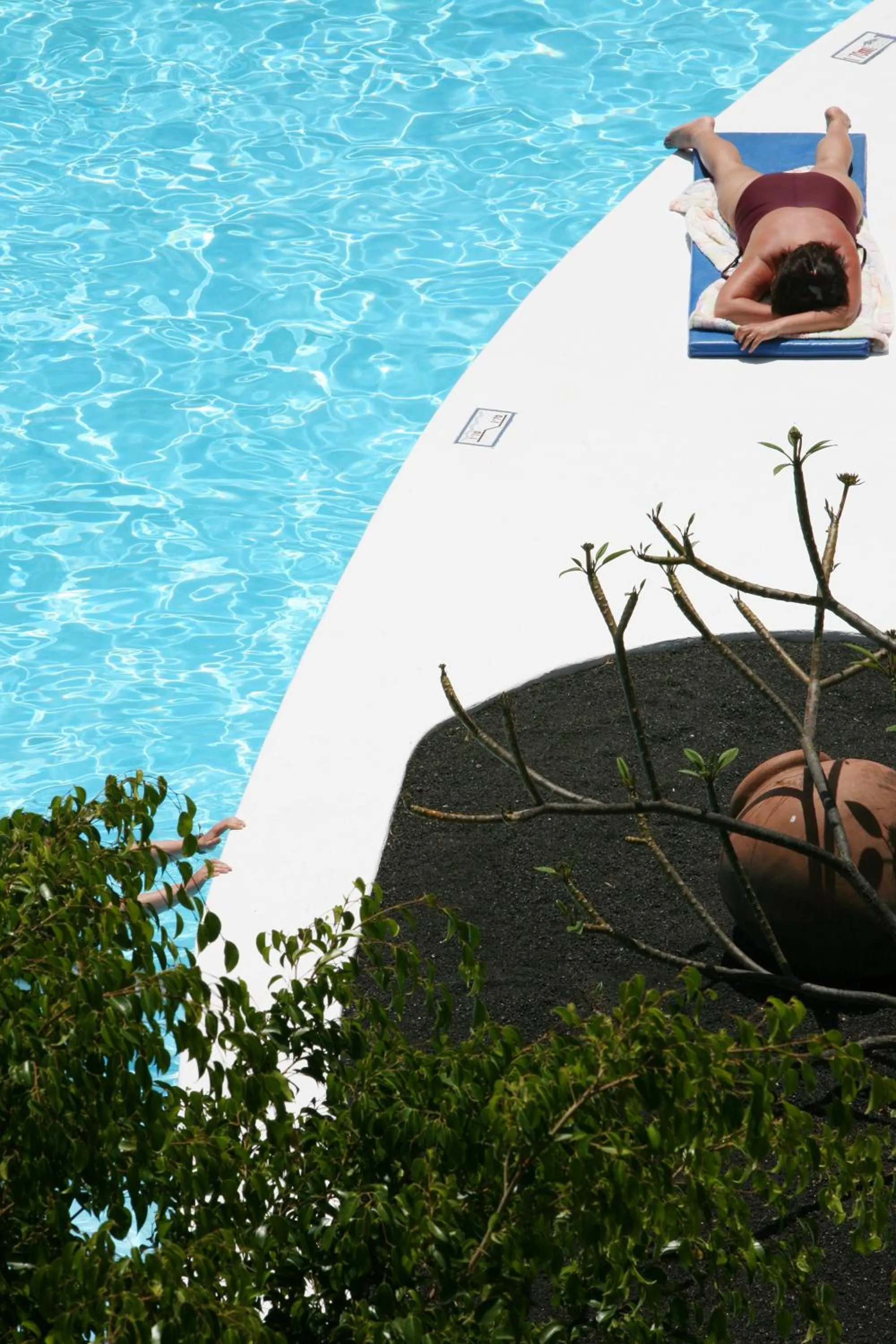 Day in Nazaret Mansion