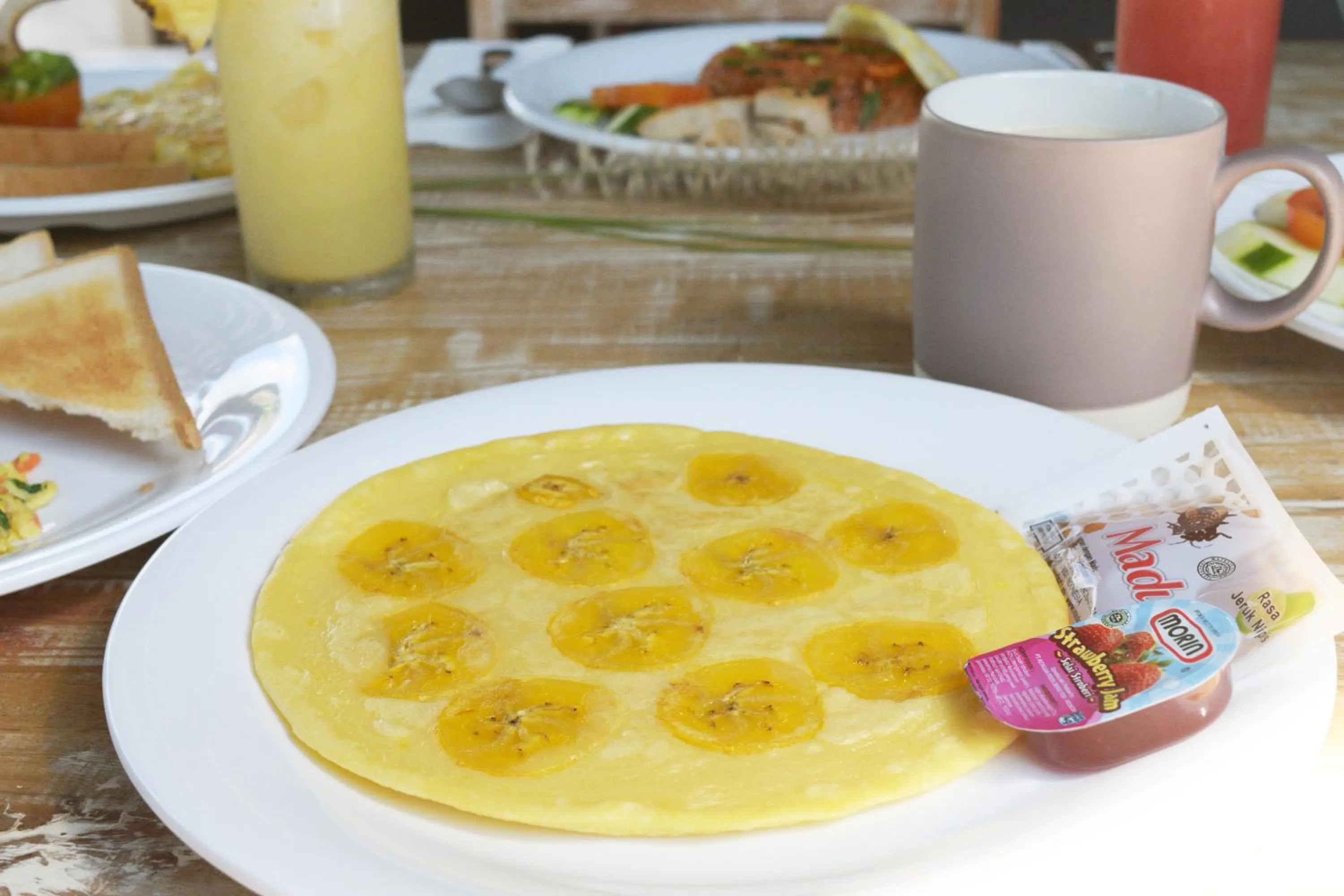 Breakfast in Adara Beach Huts