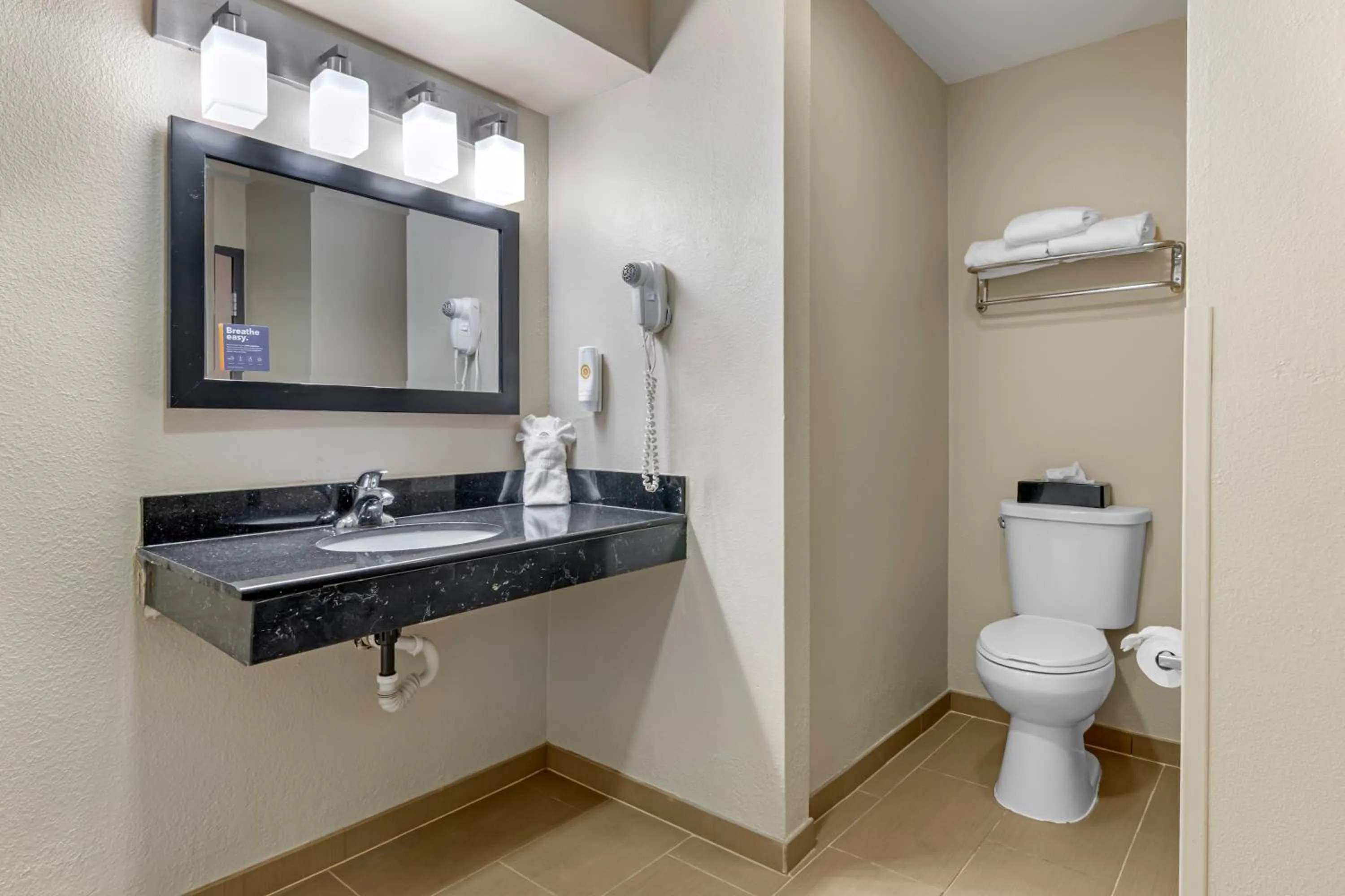 Comfort Inn & Suites Kansas City - Northeast