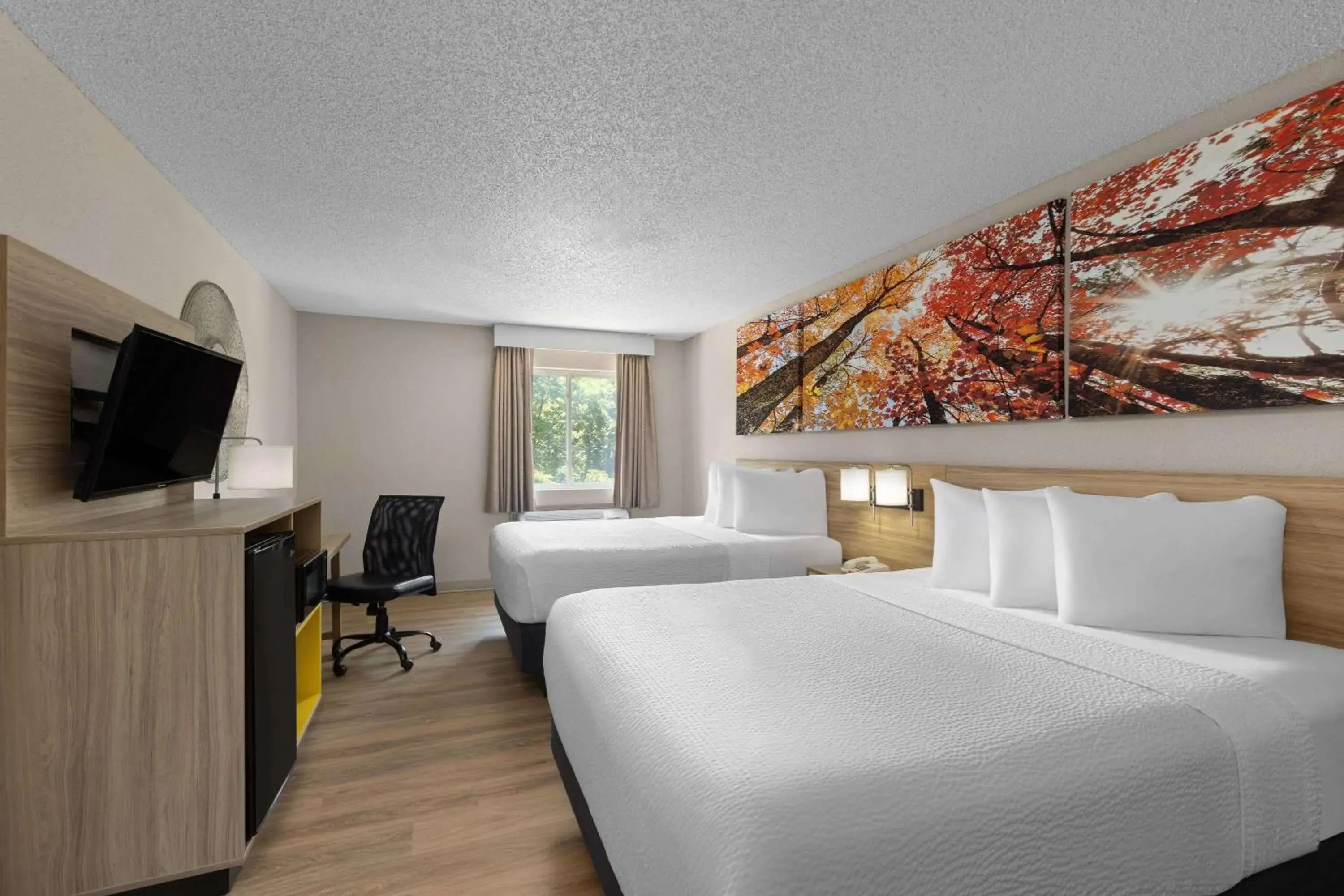 Deluxe Queen Room with Two Queen Beds - Non-Smoking in Days Inn by Wyndham Carthage Deluxe Queen Room with Two Queen Beds - Non-Smoking in Days Inn by Wyndham Carthage