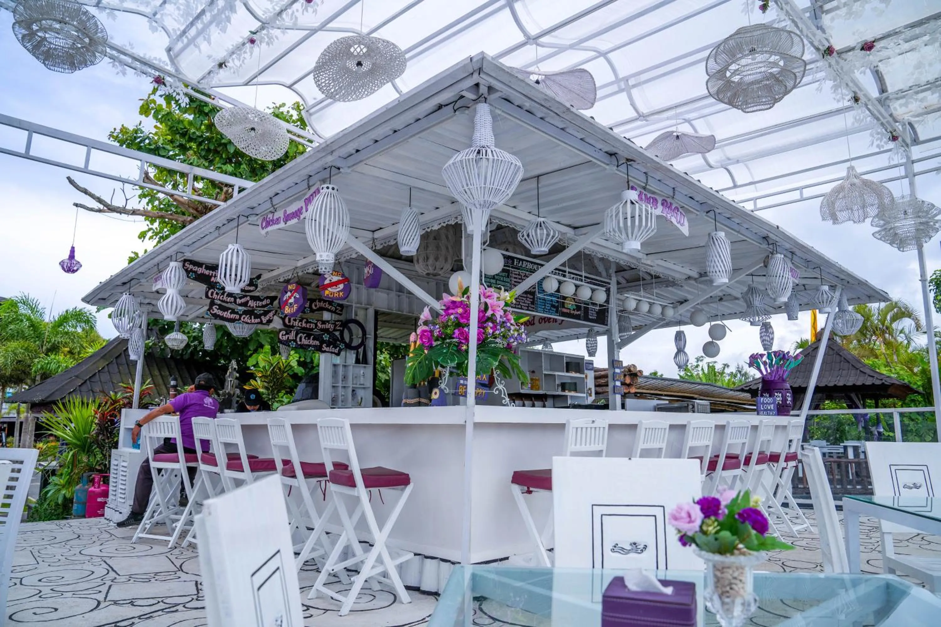 Restaurant/places to eat in Hiker's Camp at Toya Devasya