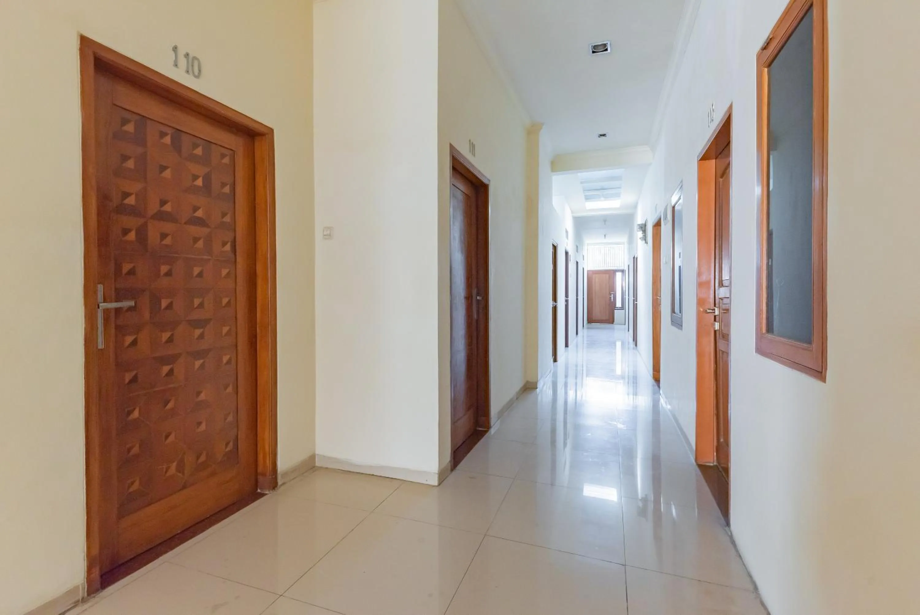 Property building in RedDoorz near Pasar Pagi 2 by Cassana