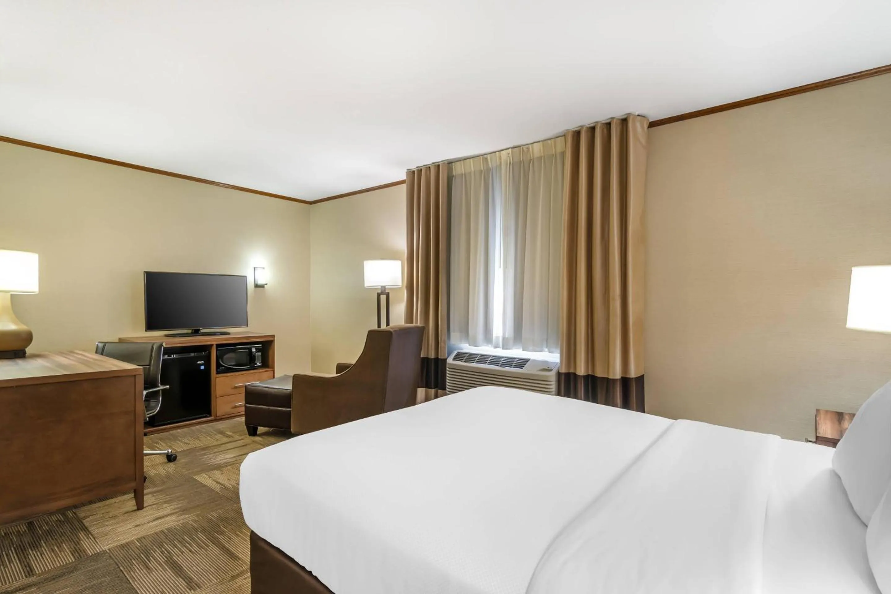 Bedroom, Bed in Comfort Inn Sedalia Station