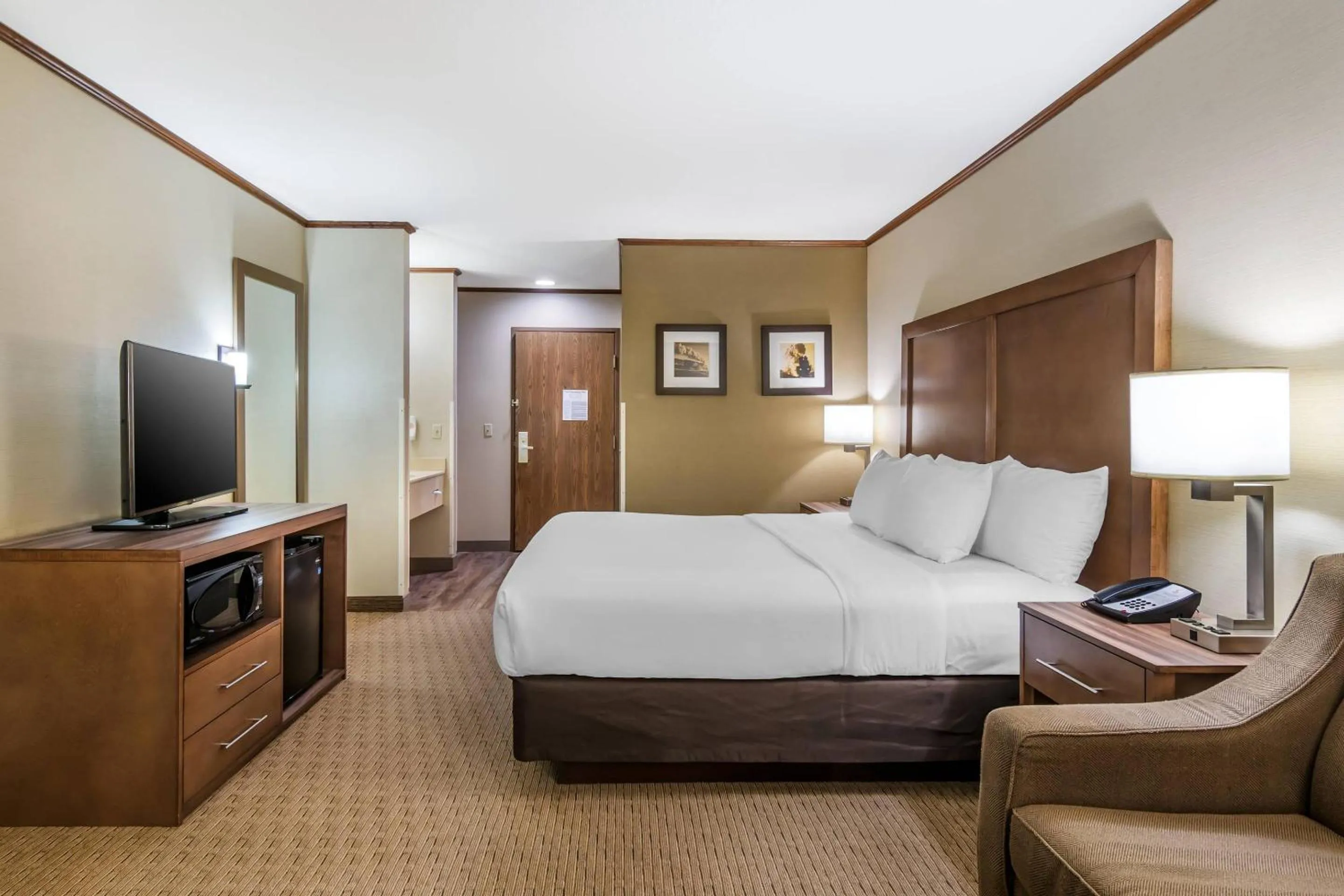 Bedroom, Bed in Comfort Inn Sedalia Station