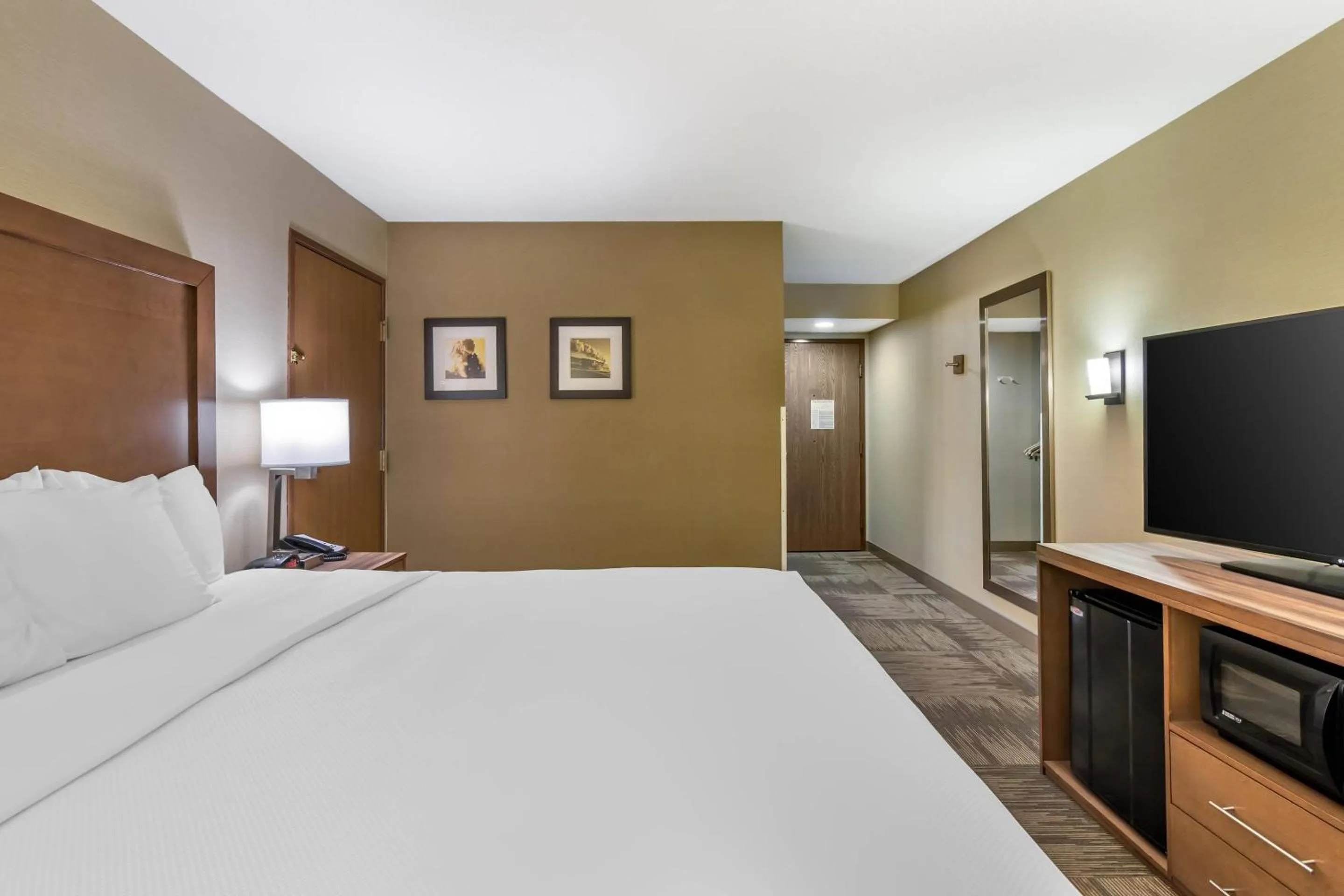 Bedroom, Bed in Comfort Inn Sedalia Station