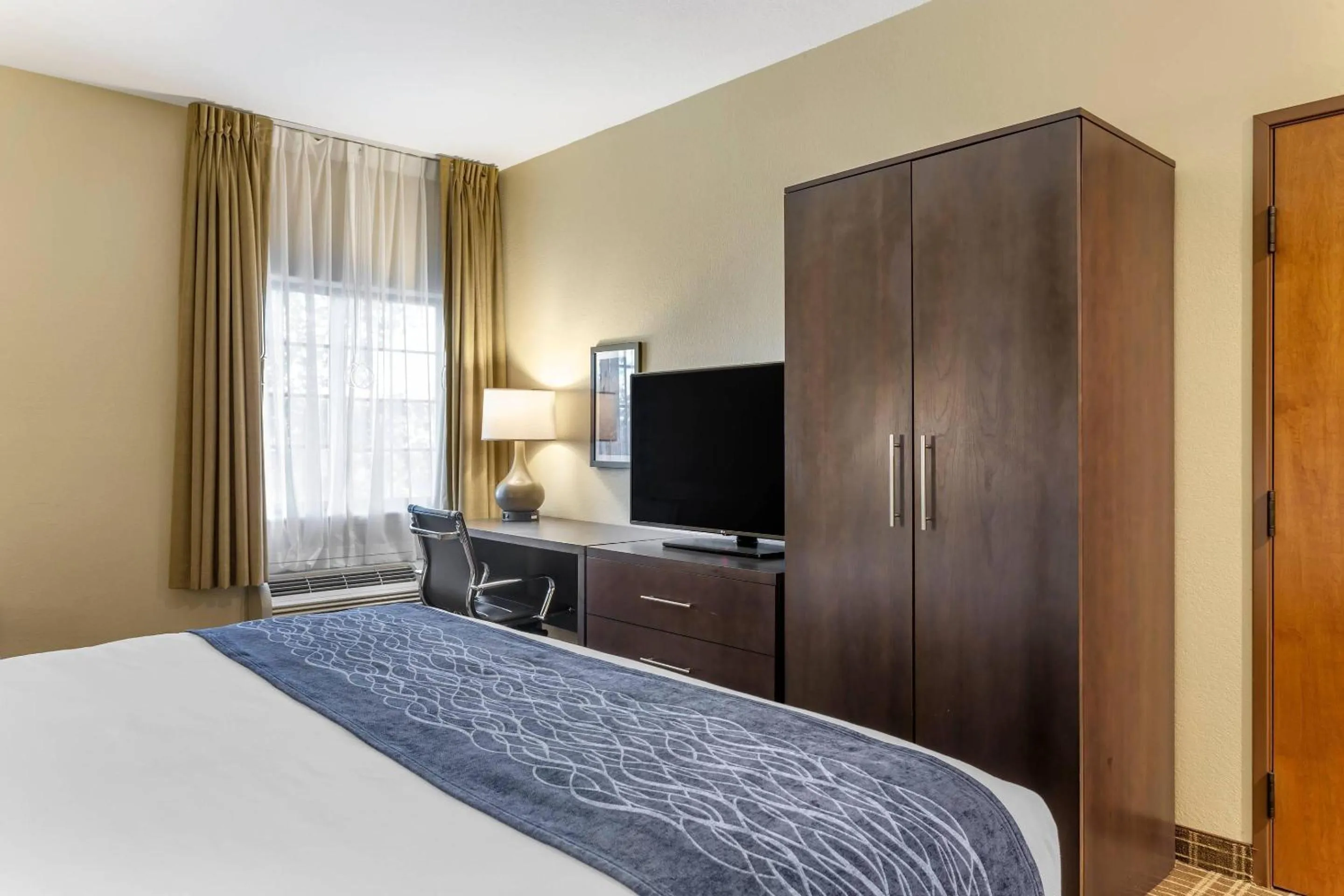 Bedroom, Bed in Comfort Inn St Robert-Fort Leonard Wood