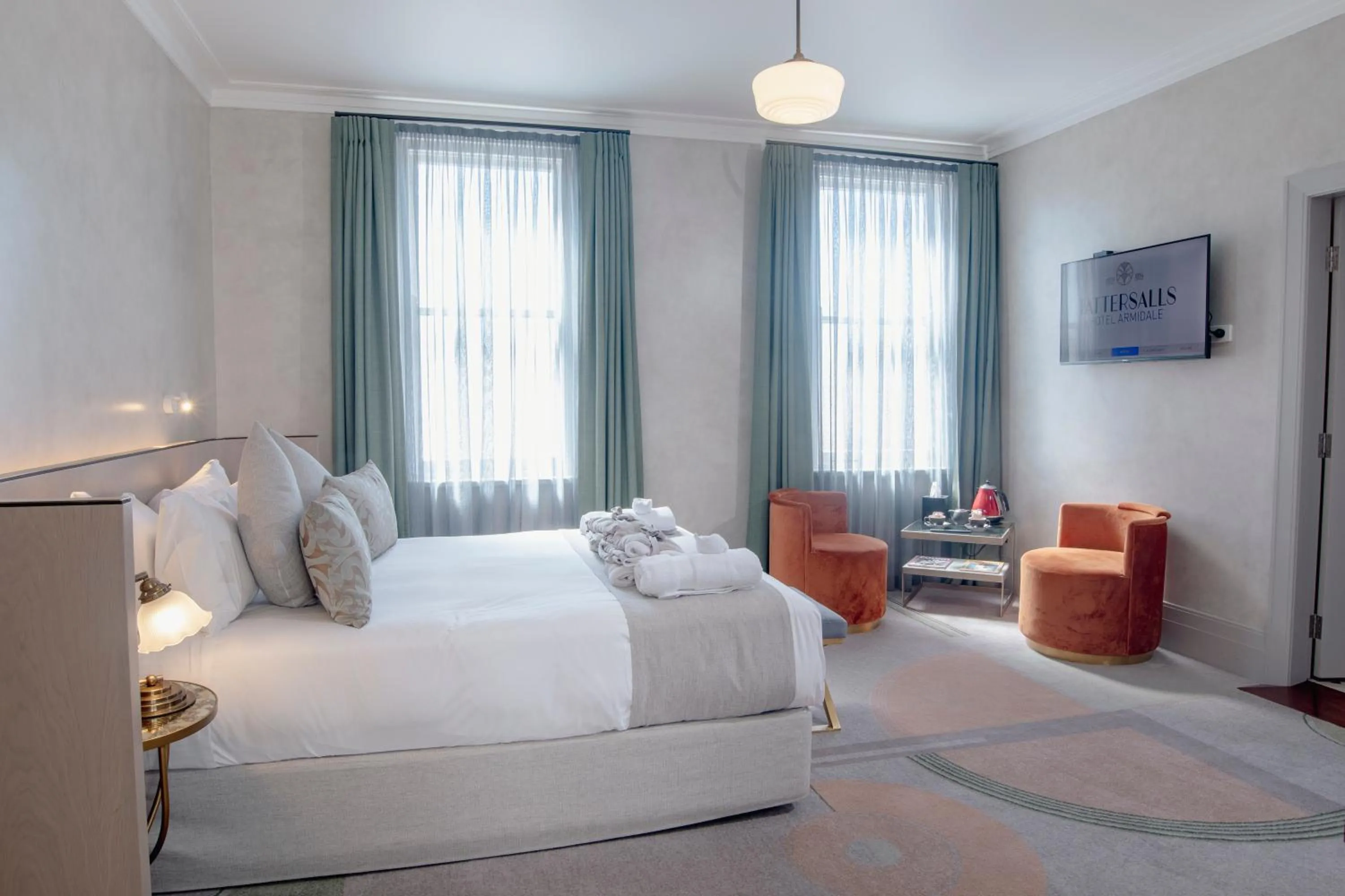 Bedroom, Bed in Tattersalls Hotel