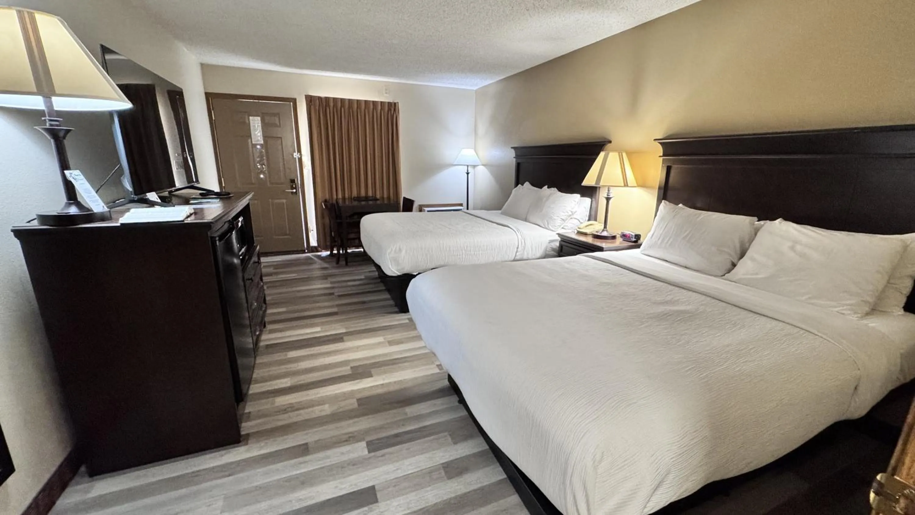 TV and multimedia, Bed in Quality Inn West-Branson Theatre District