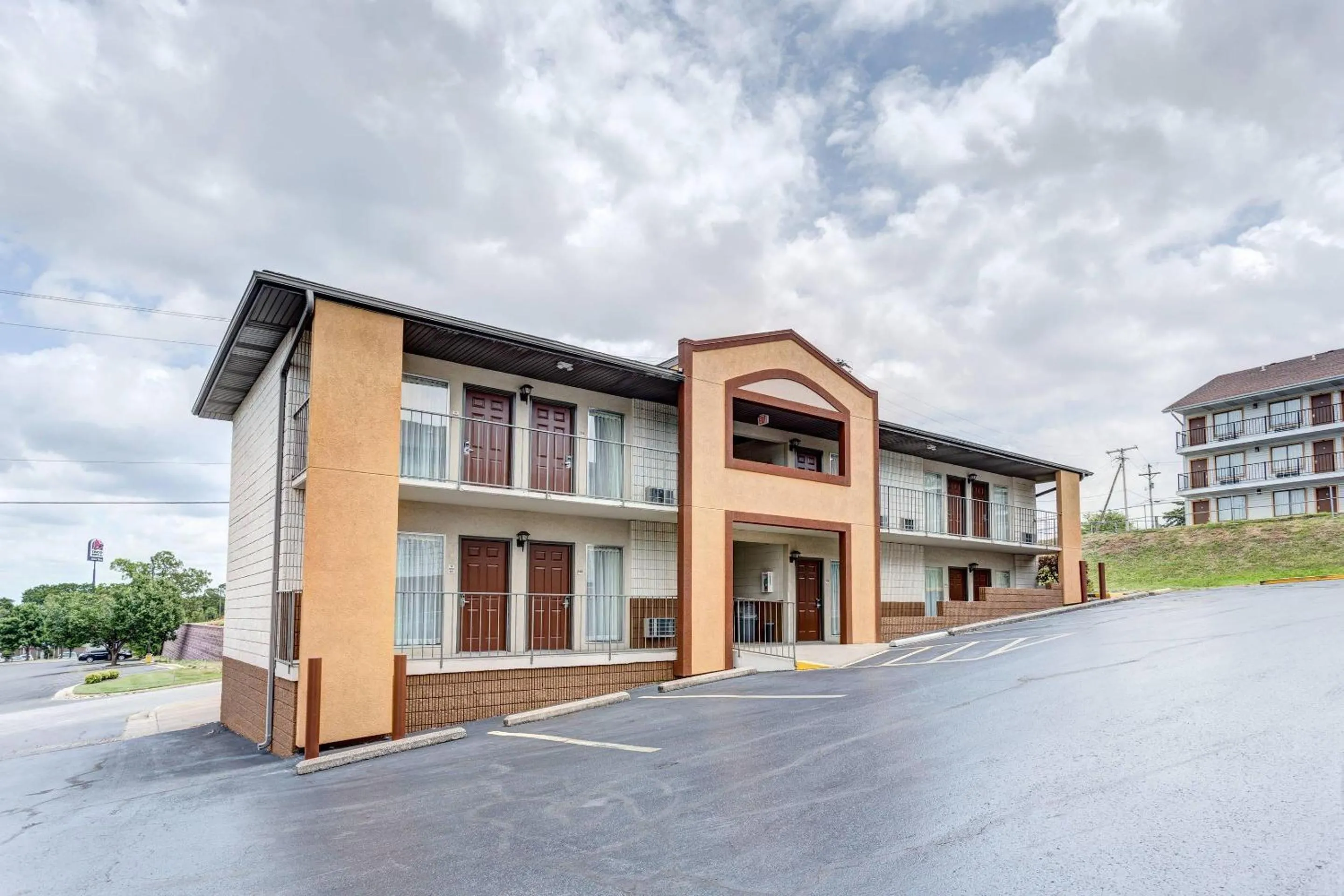 Property building in Quality Inn West-Branson Theatre District