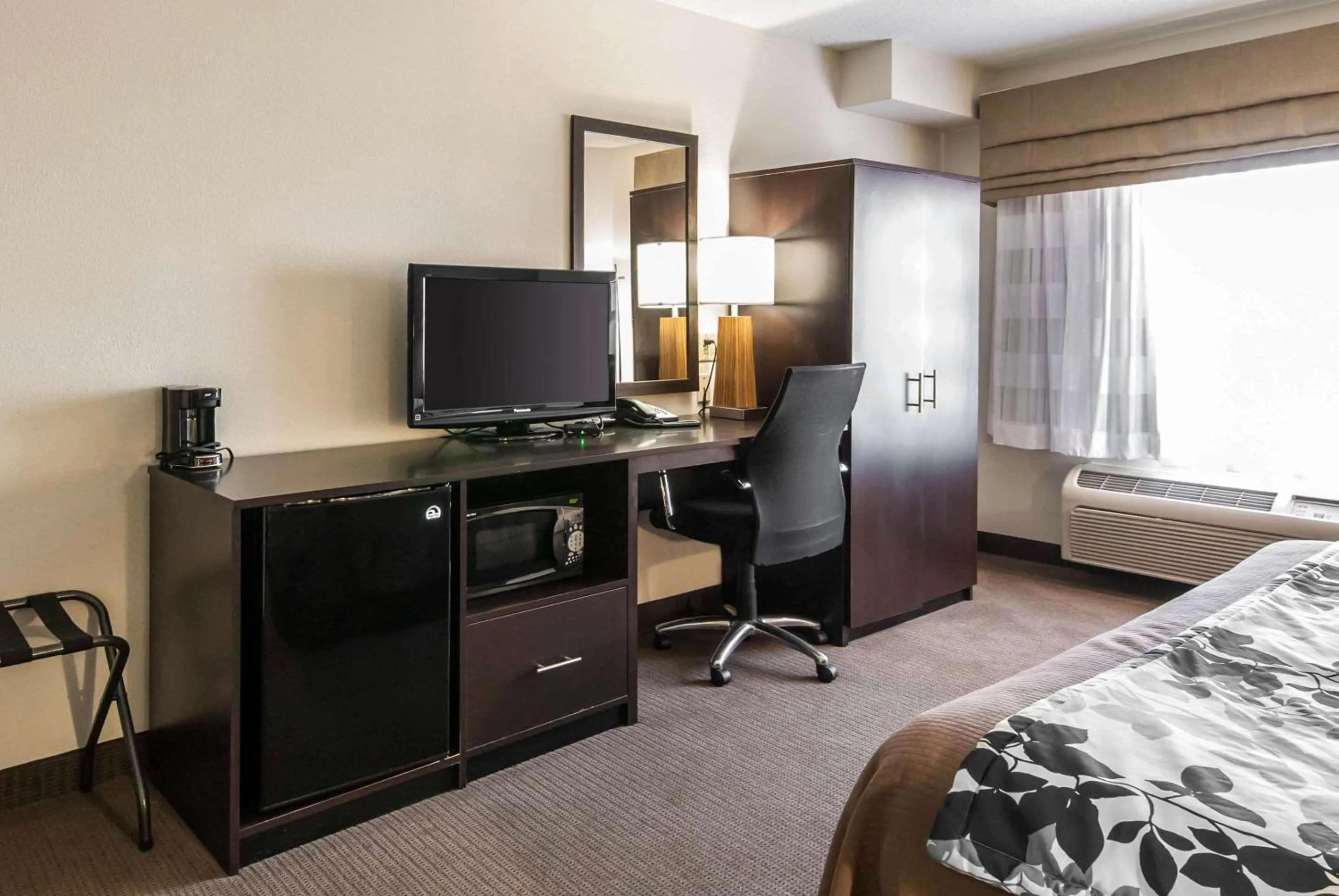 Photo of the whole room, Bed in Sleep Inn