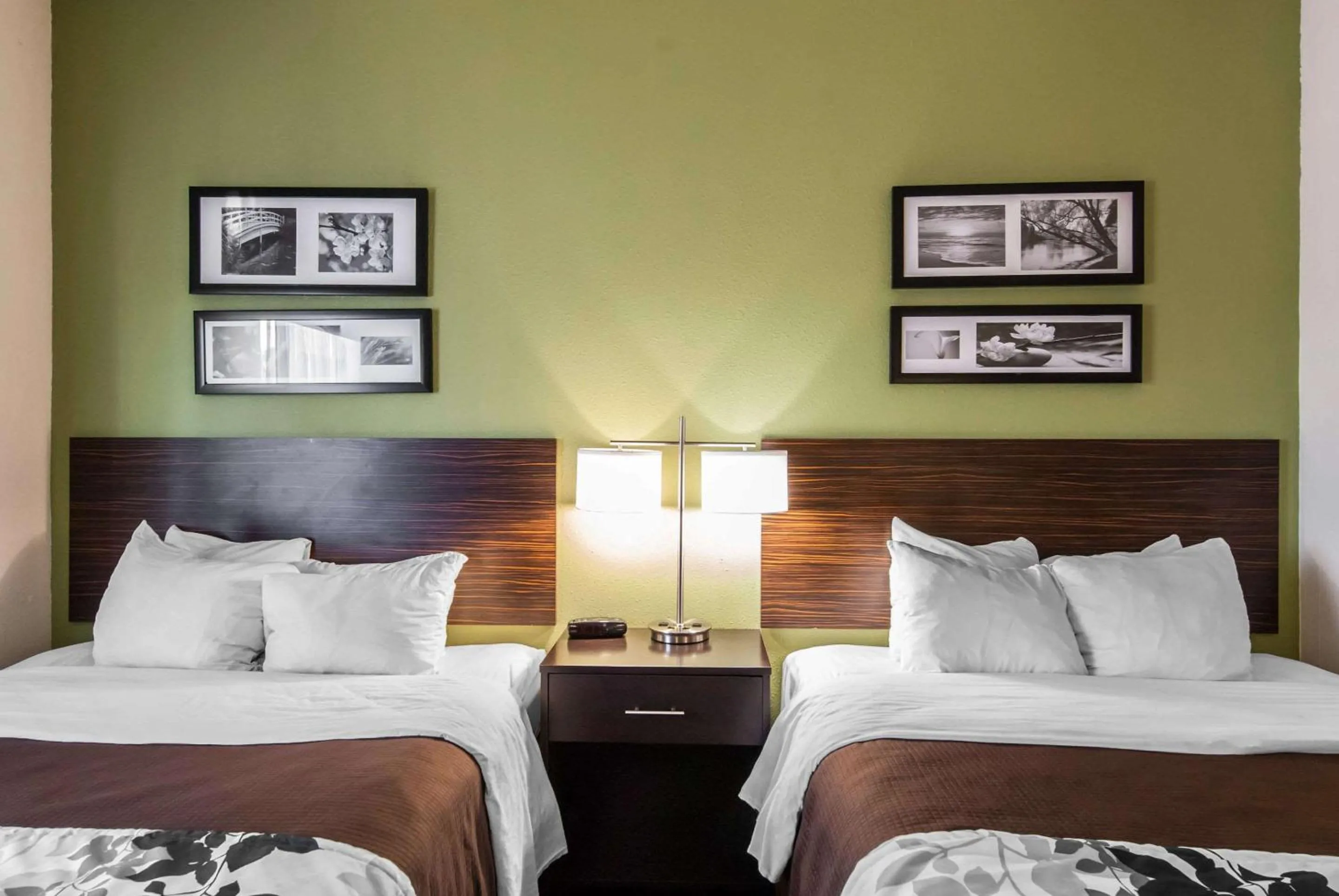 Photo of the whole room, Bed in Sleep Inn