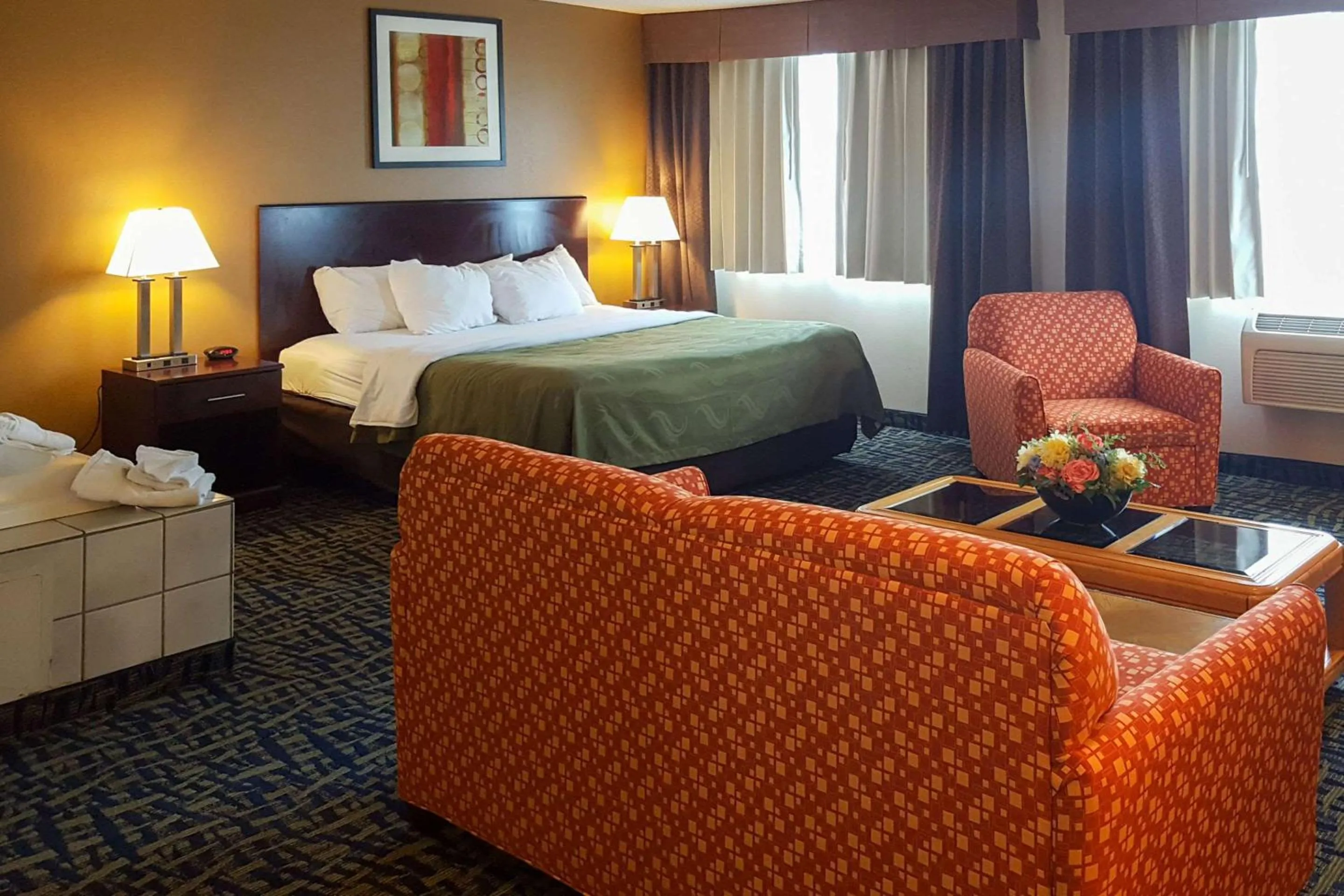 Photo of the whole room, Bed in Quality Inn Ozark-Springfield South