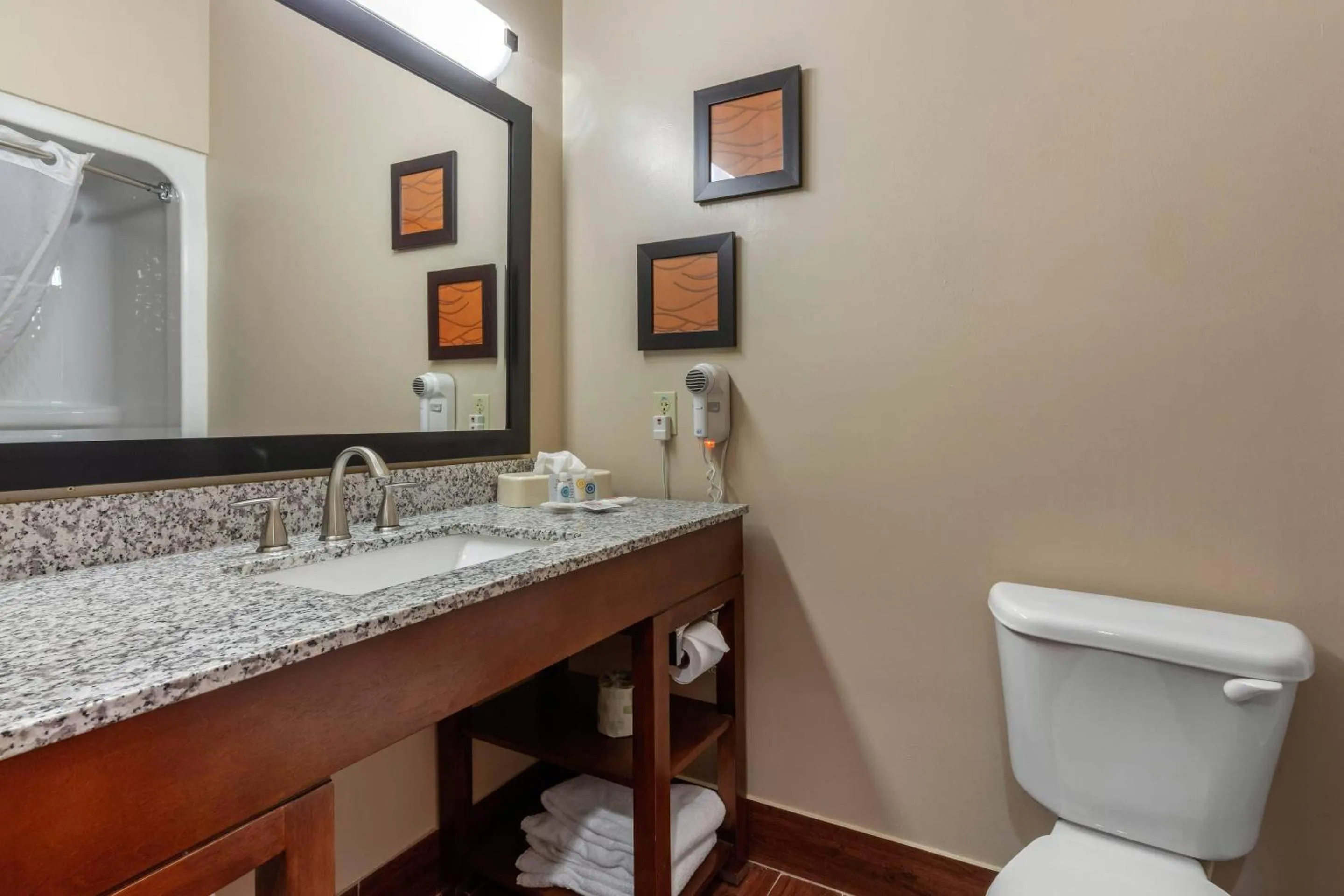 Bedroom in Comfort Suites Rolla