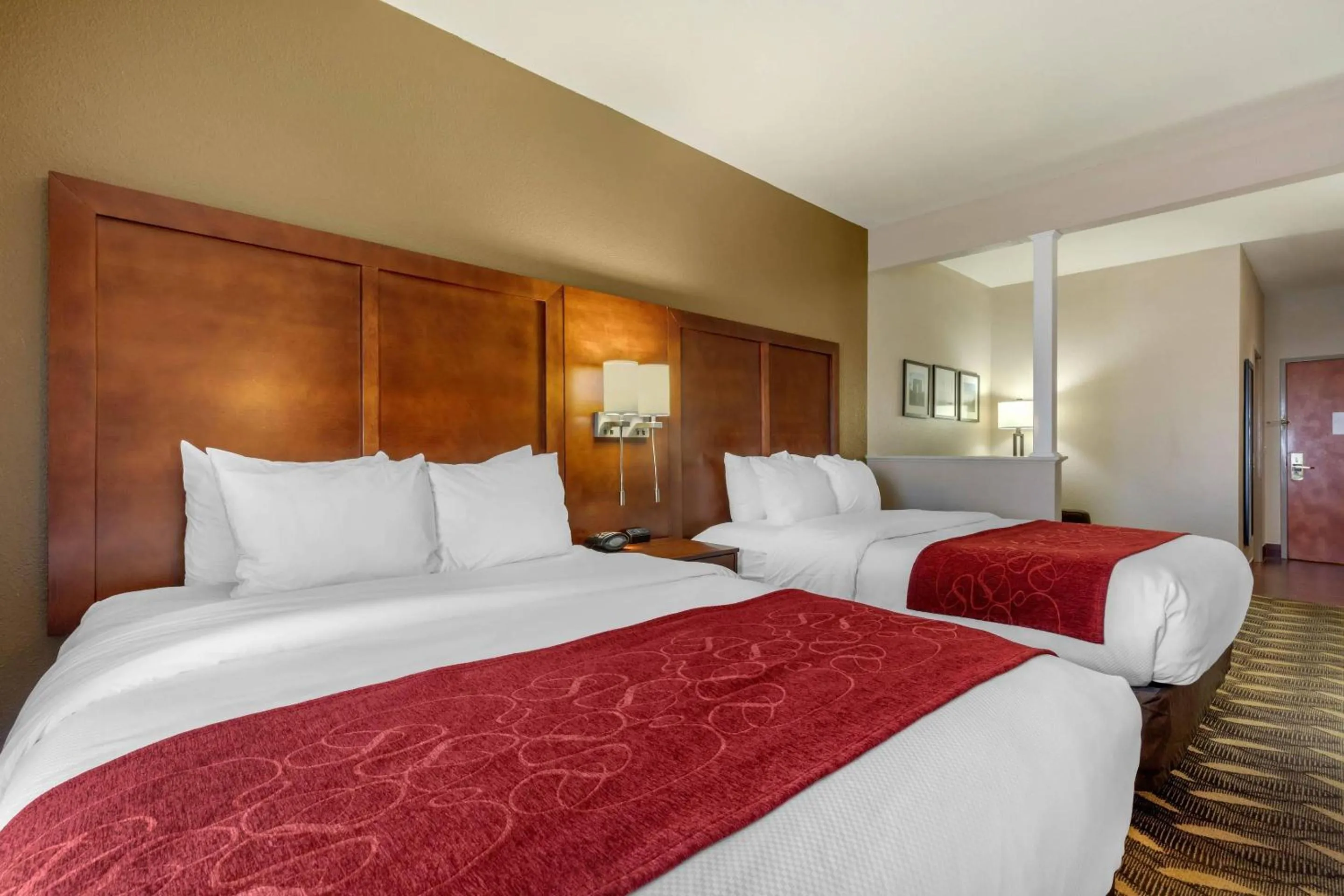 Bedroom, Bed in Comfort Suites Rolla