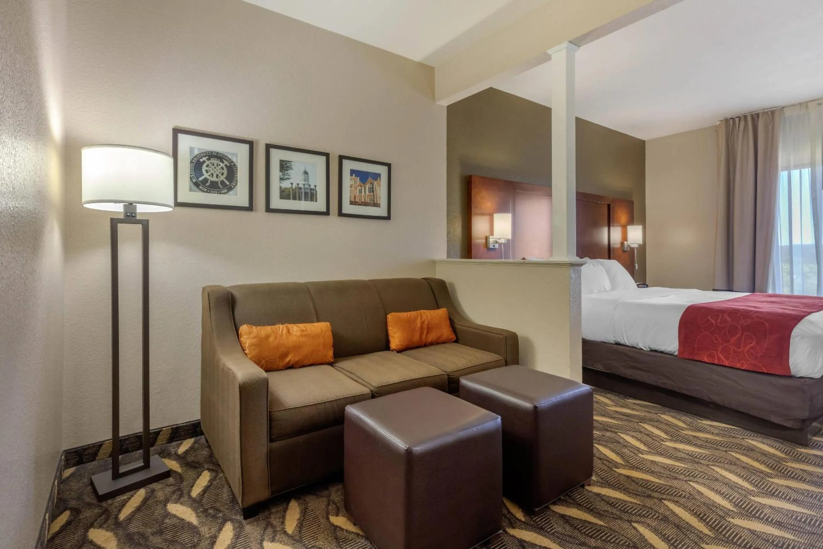 Bedroom, Bed in Comfort Suites Rolla