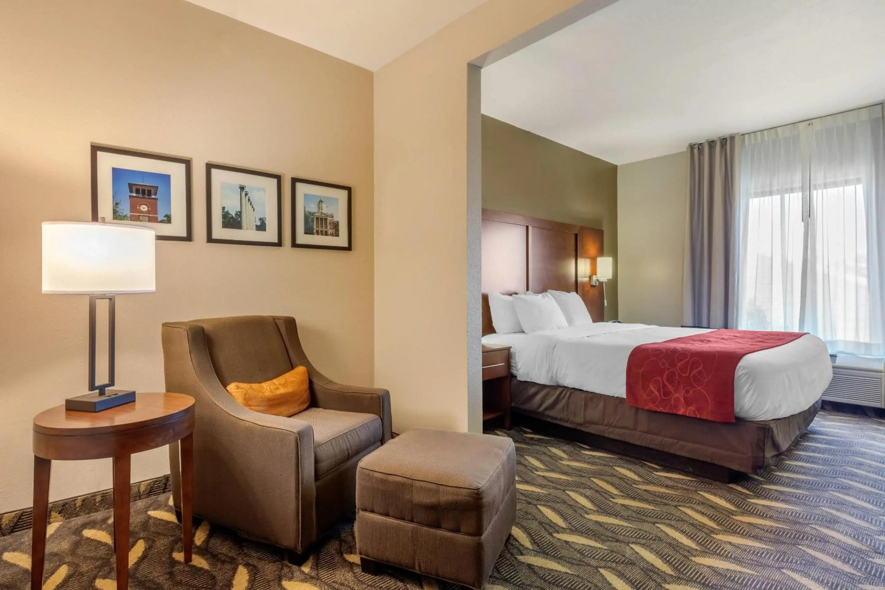 Bedroom, Bed in Comfort Suites Rolla