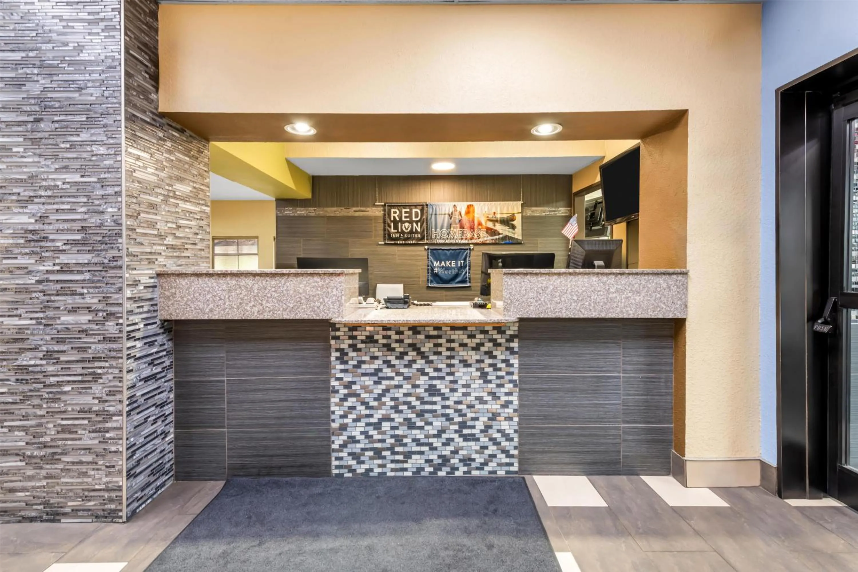 Lobby or reception in Red Lion Inn & Suites Blue Springs